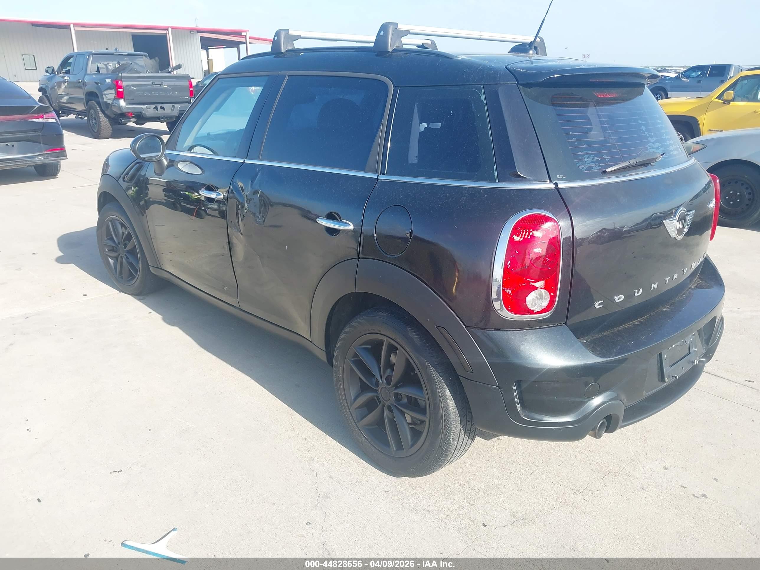 MINI COUNTRYMAN image 3