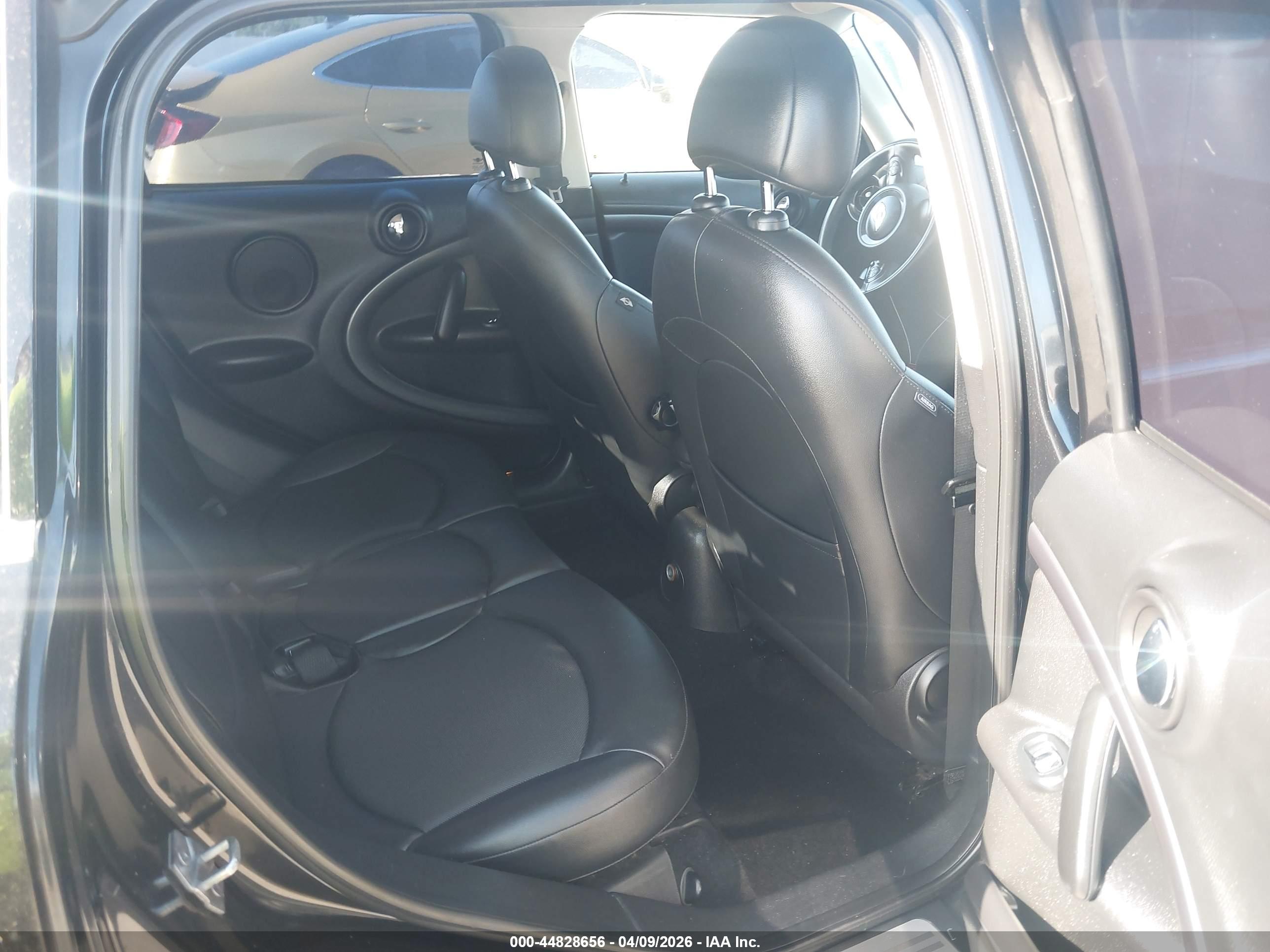 MINI COUNTRYMAN image 8