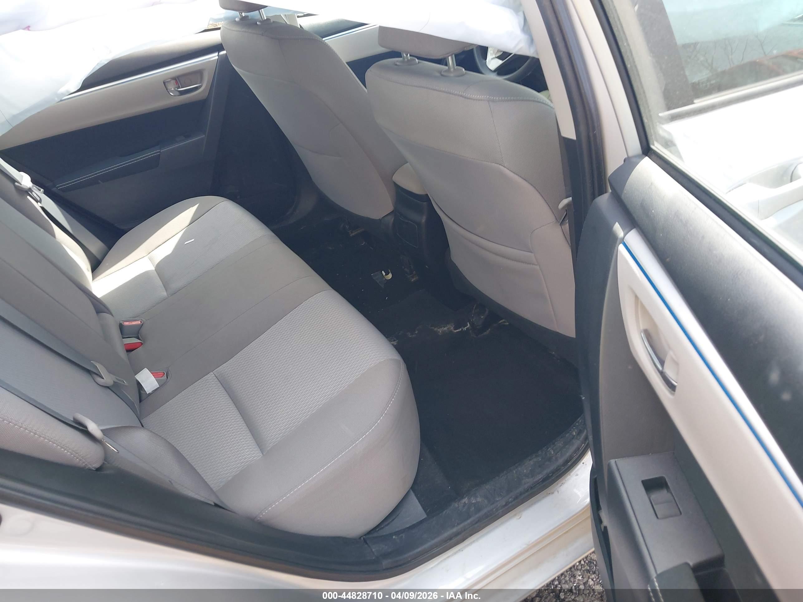 TOYOTA COROLLA image 8