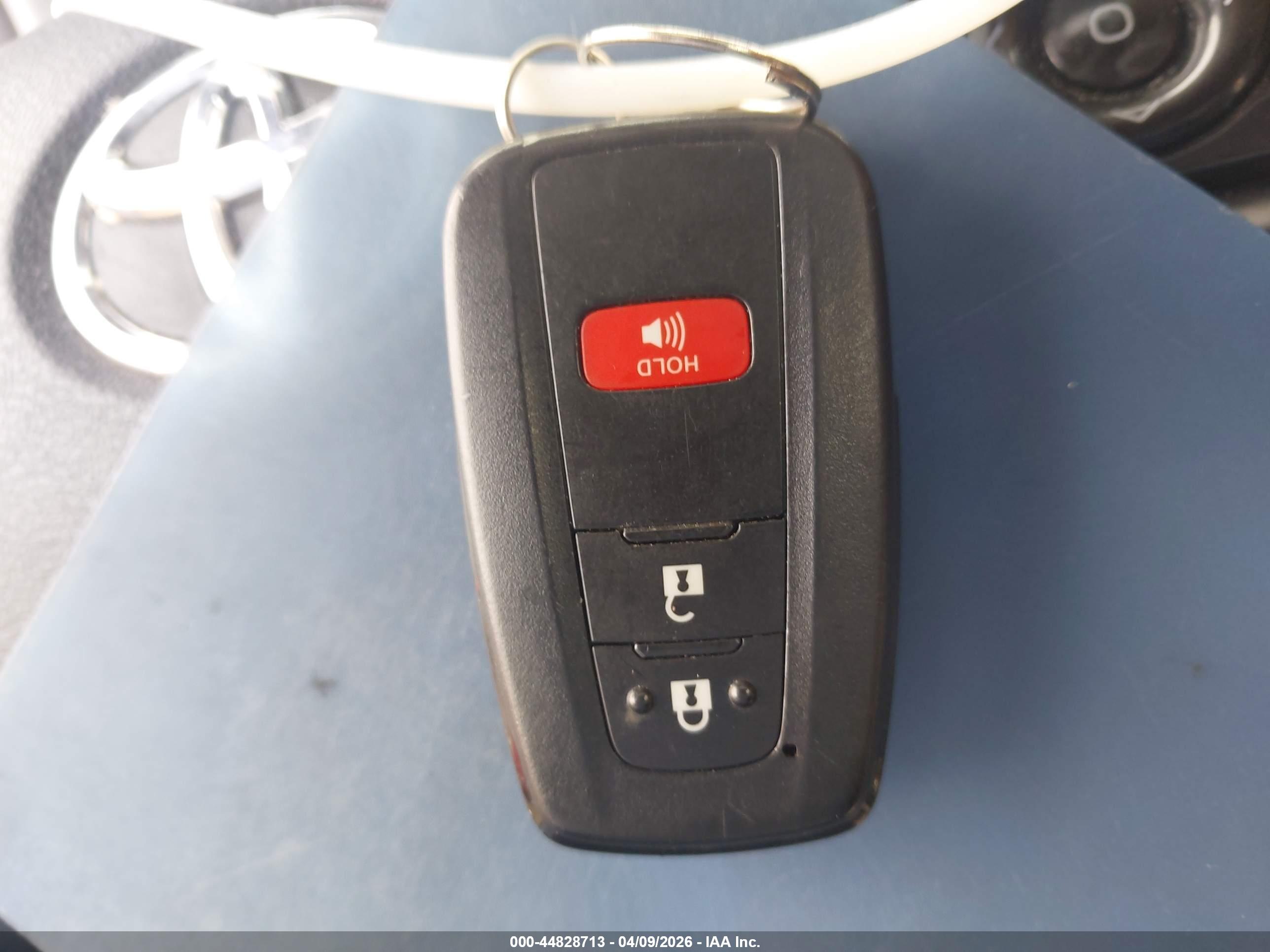 TOYOTA PRIUS image 11