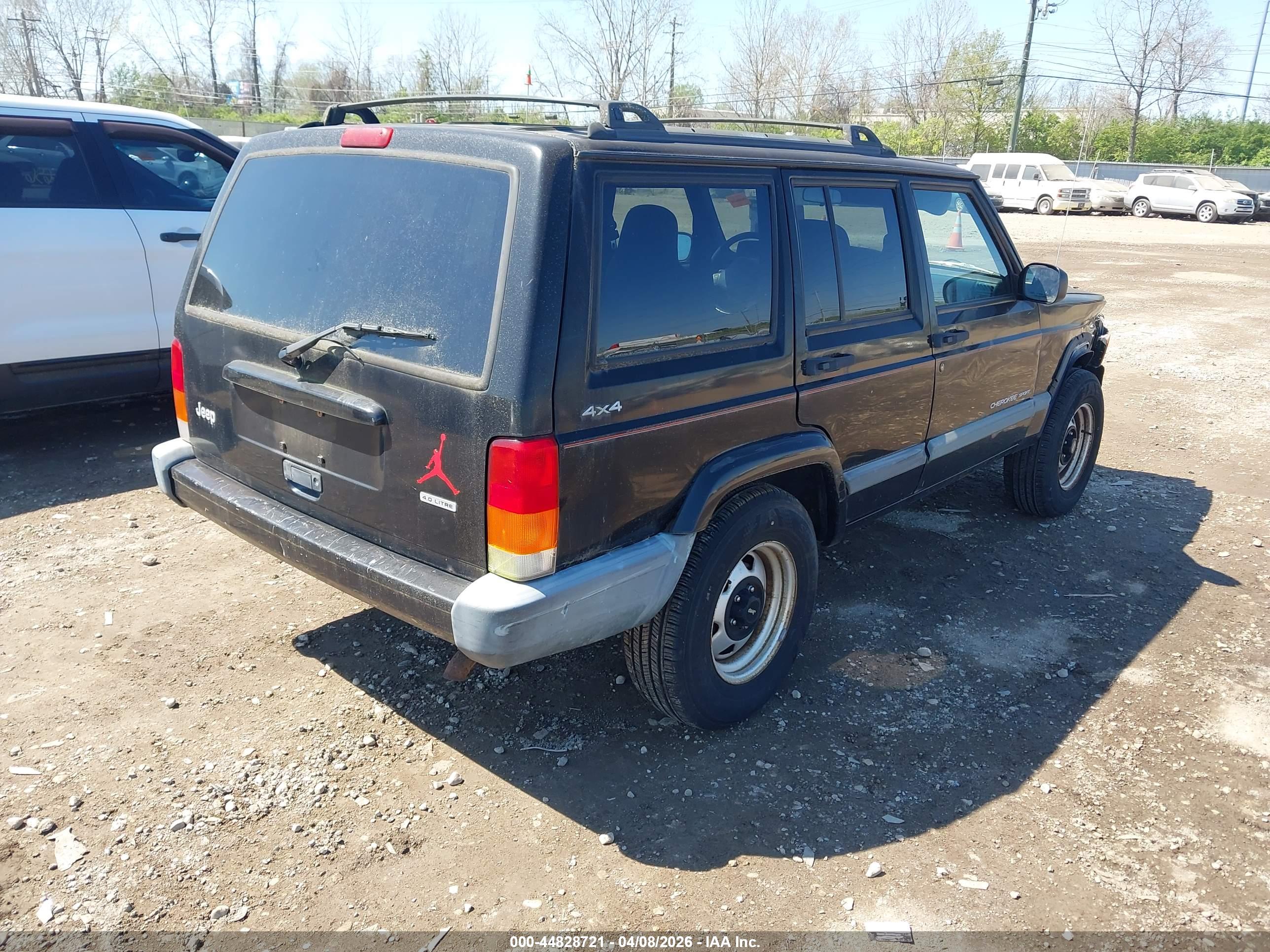 JEEP CHEROKEE image 4