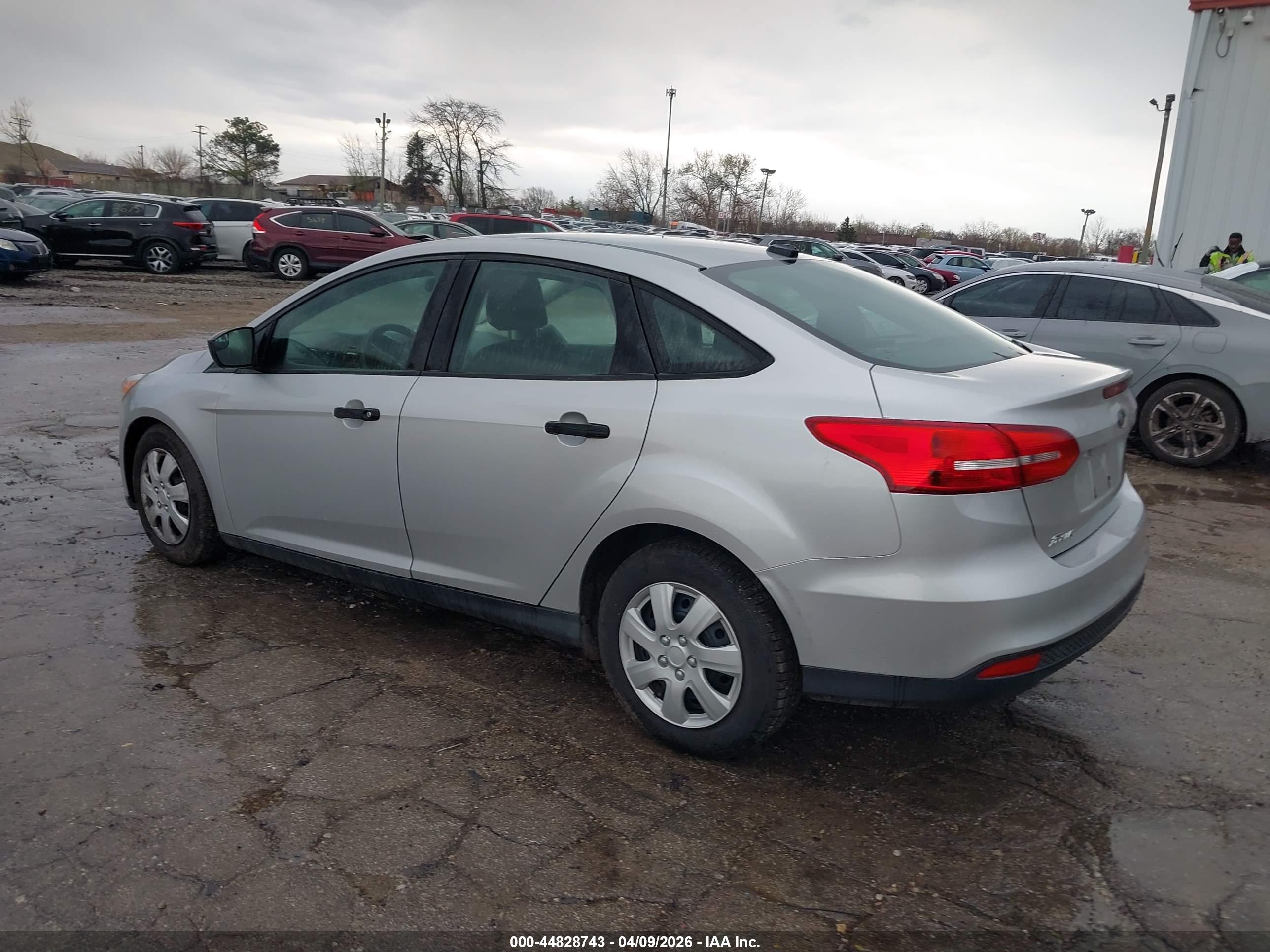 FORD FOCUS image 3