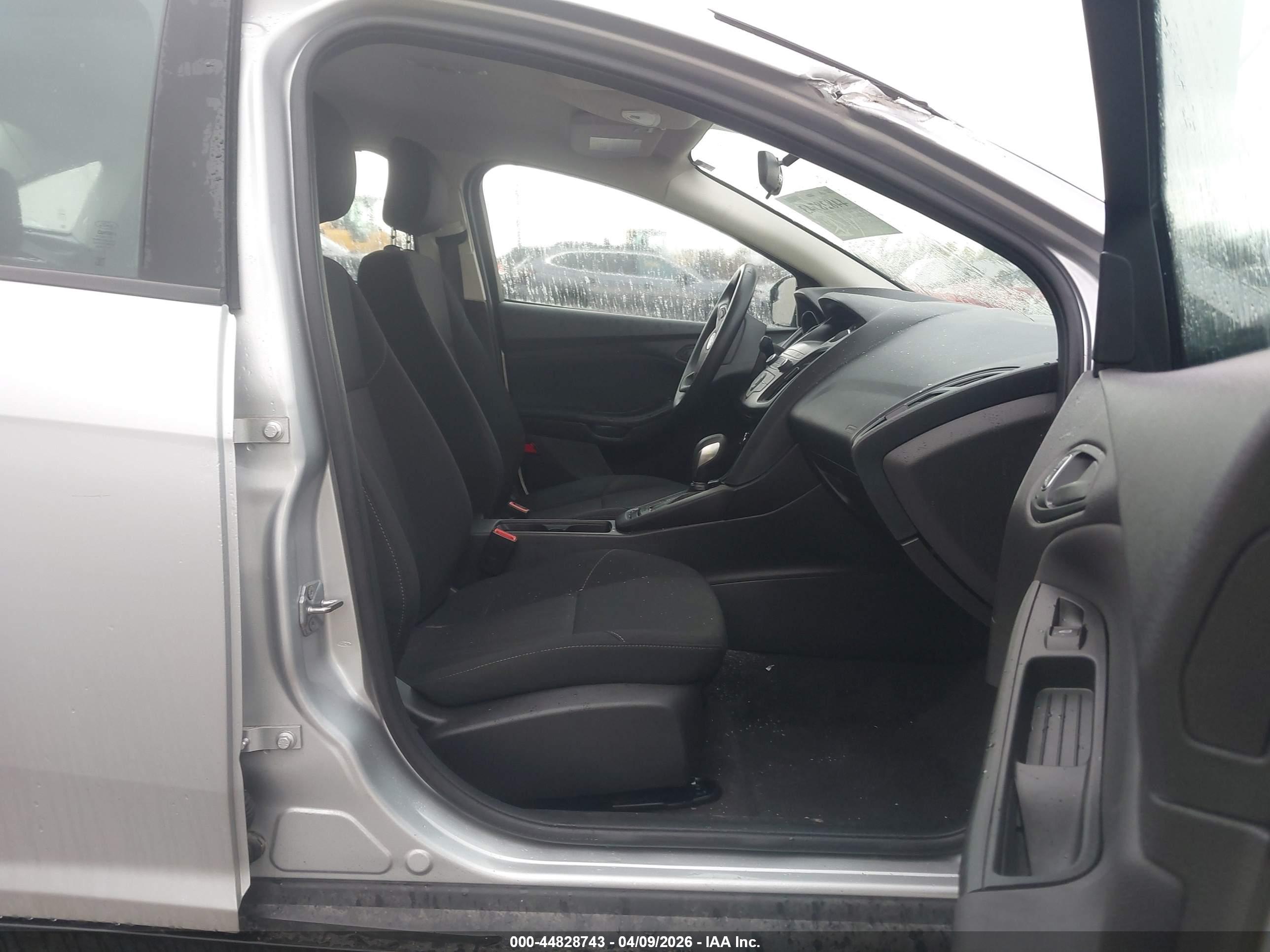 FORD FOCUS image 5
