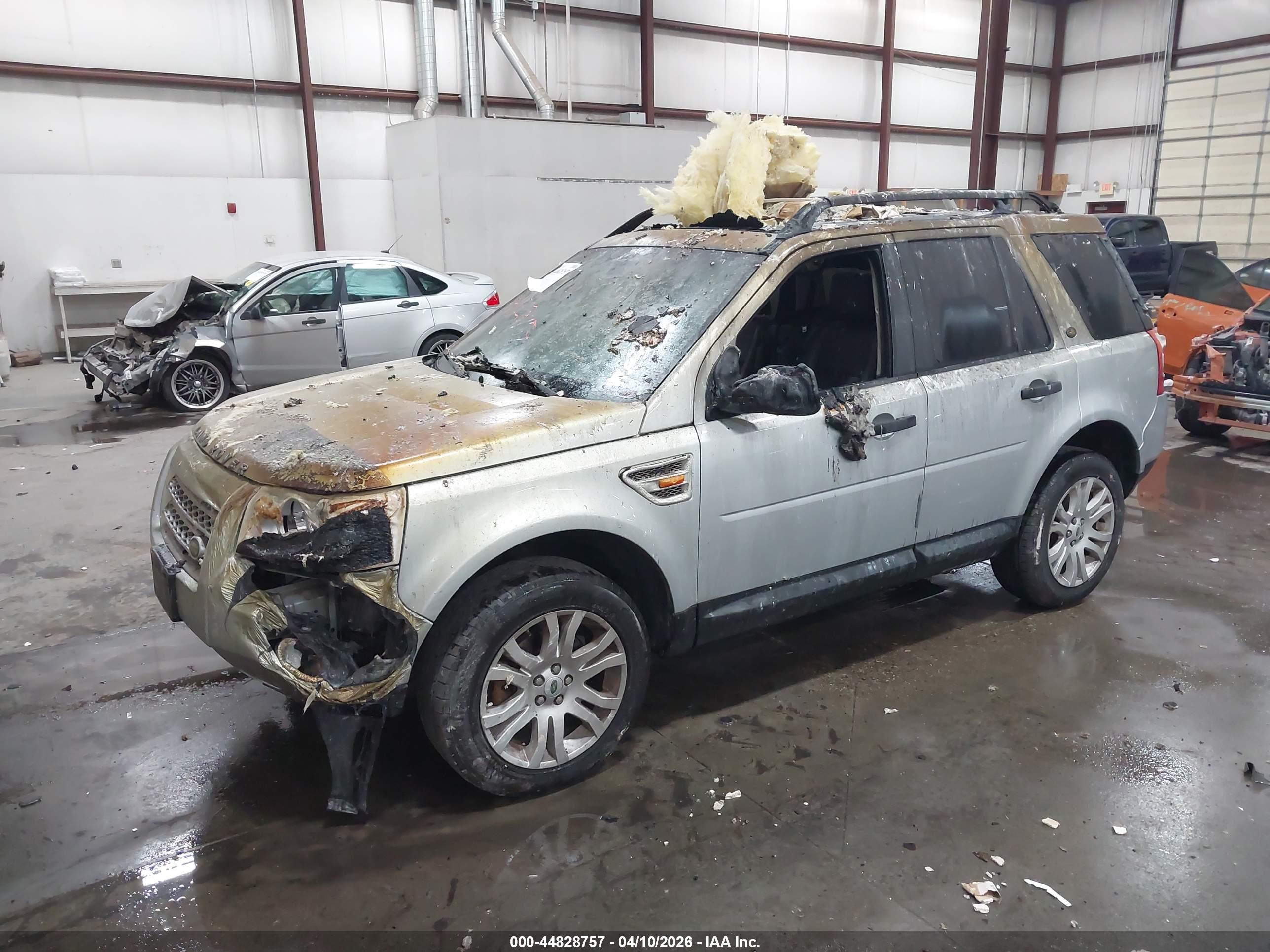 LAND ROVER image 2
