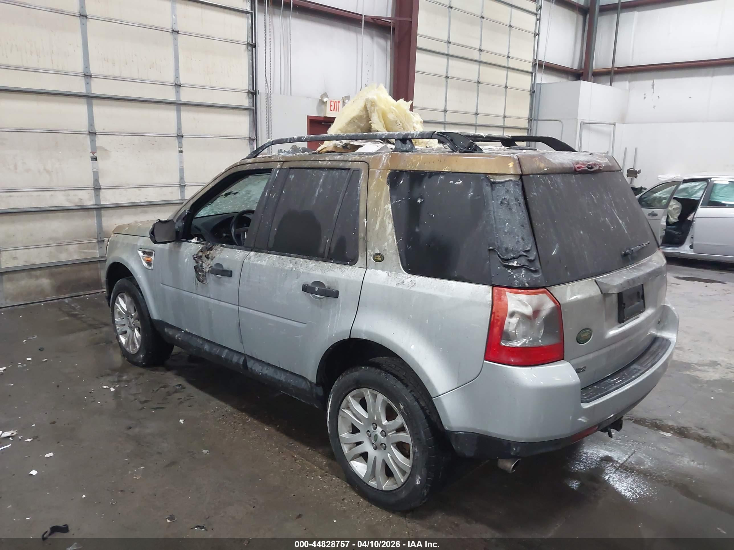 LAND ROVER image 3