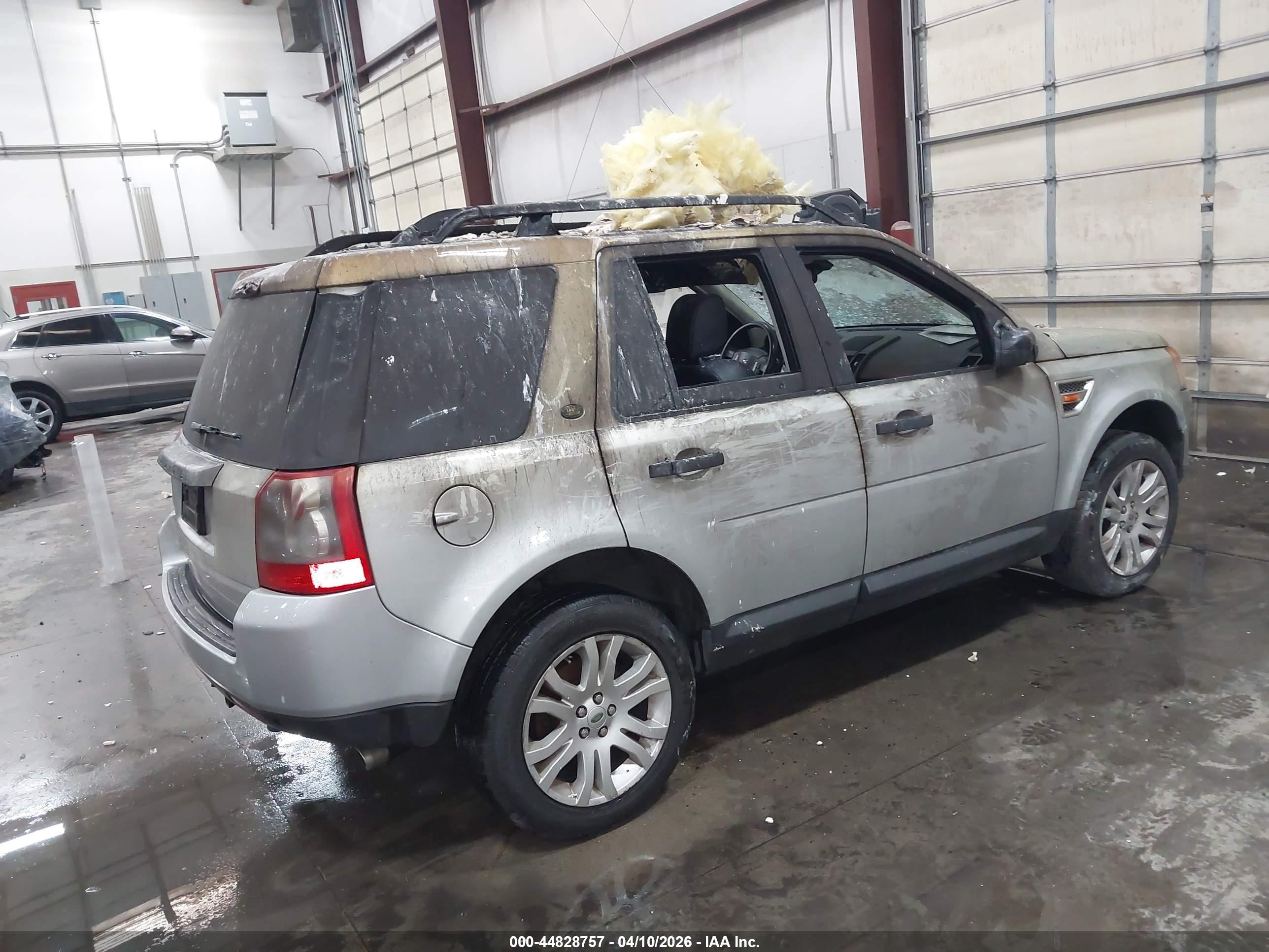 LAND ROVER image 4