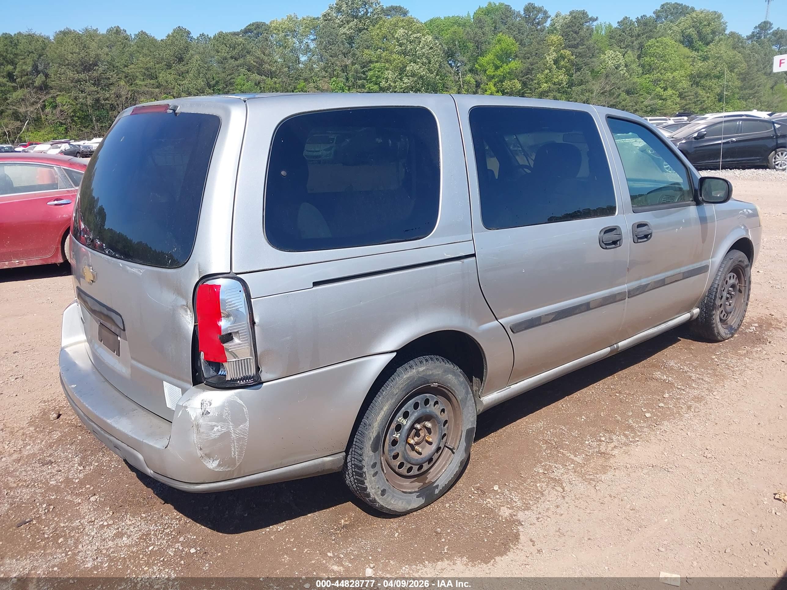 CHEVROLET UPLANDER image 4