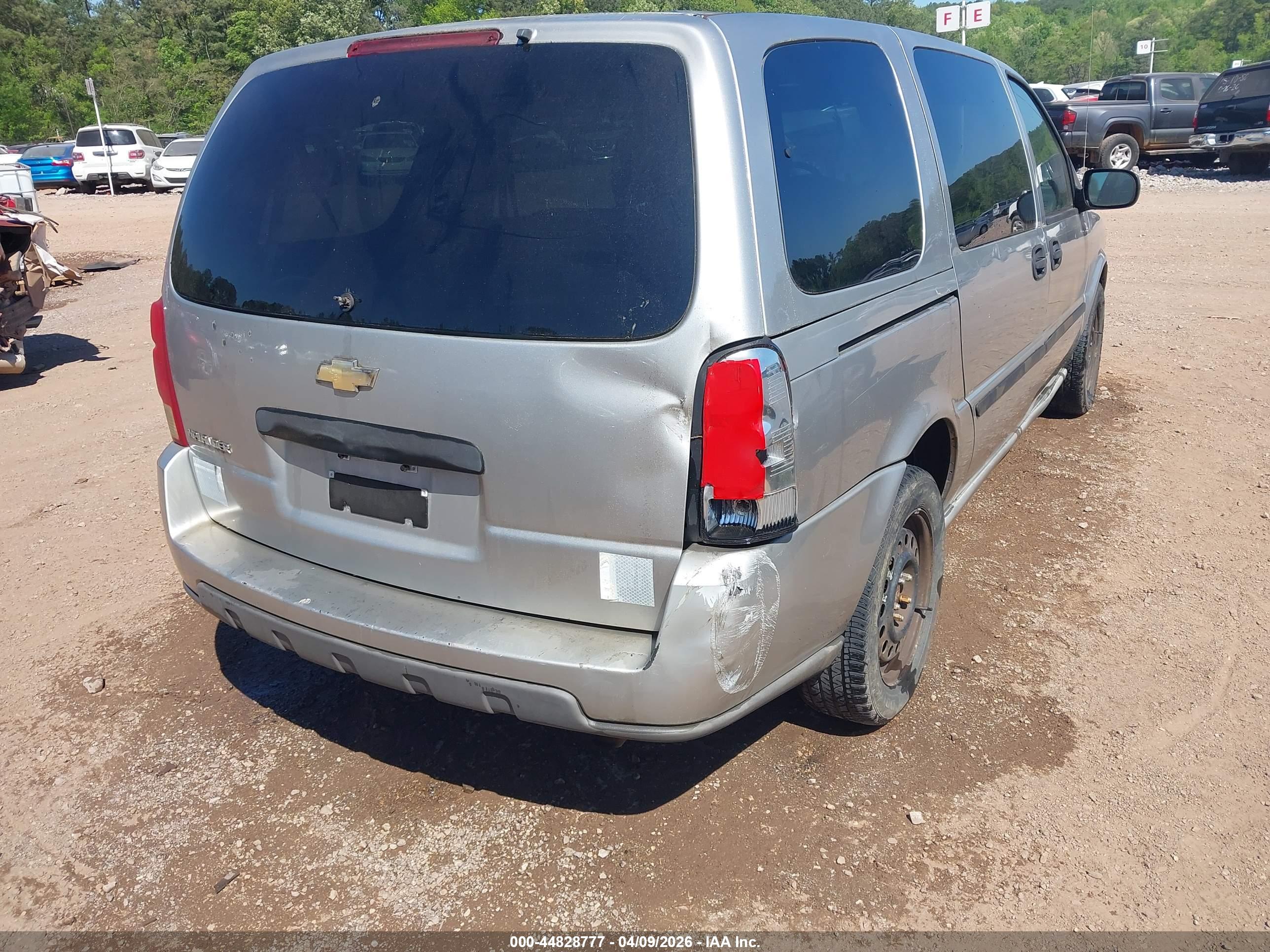 CHEVROLET UPLANDER image 6