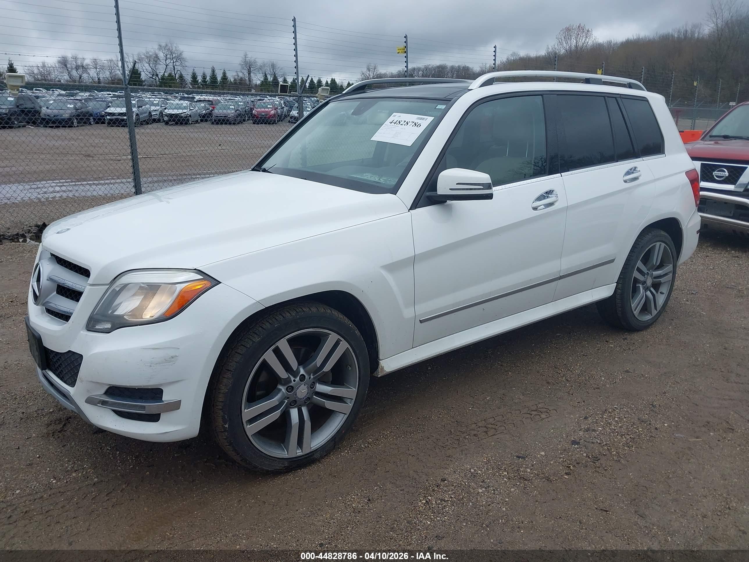 MERCEDES-BENZ GLK image 2