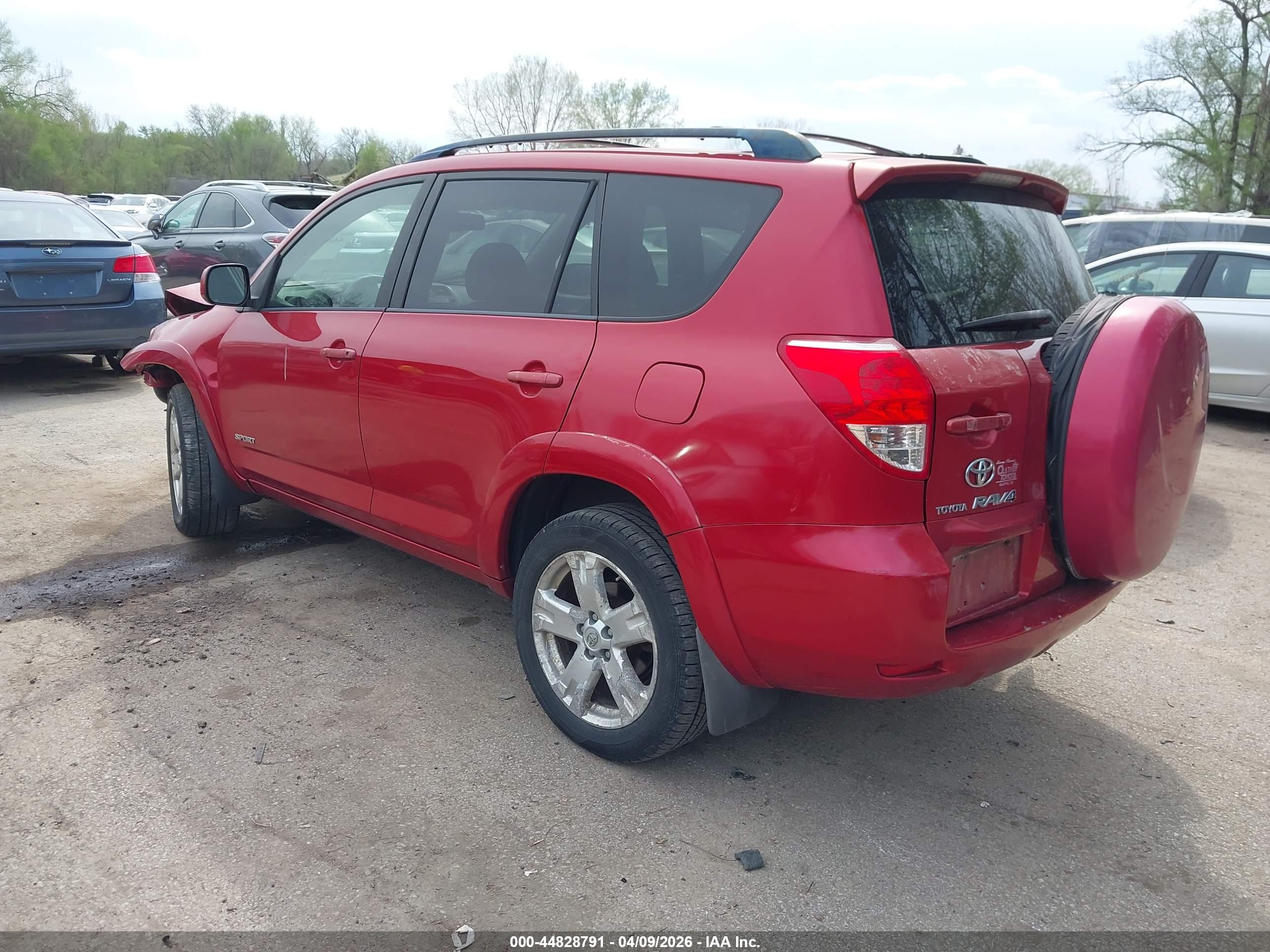 TOYOTA RAV4 image 3