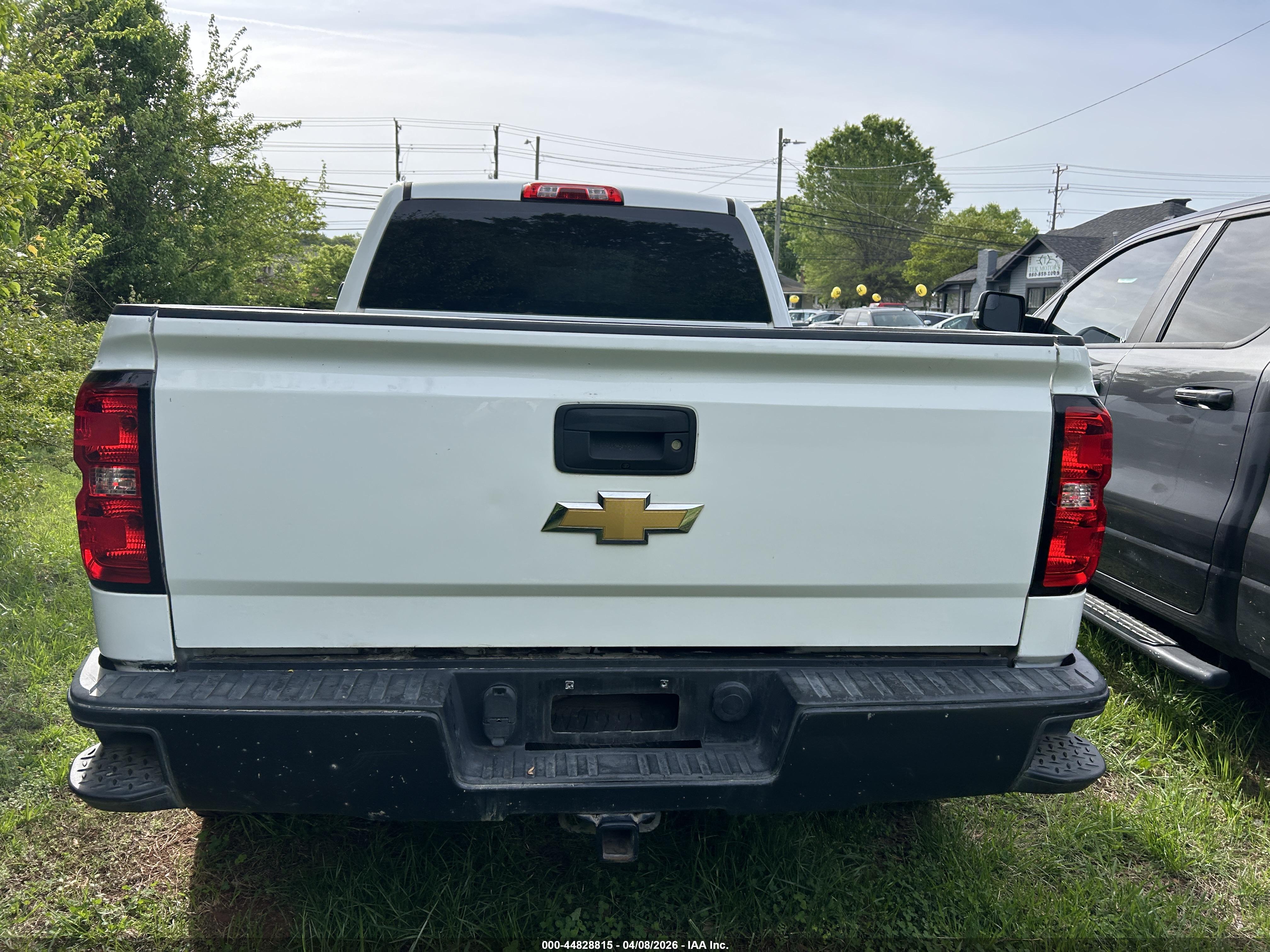 CHEVROLET SILVERADO image 6