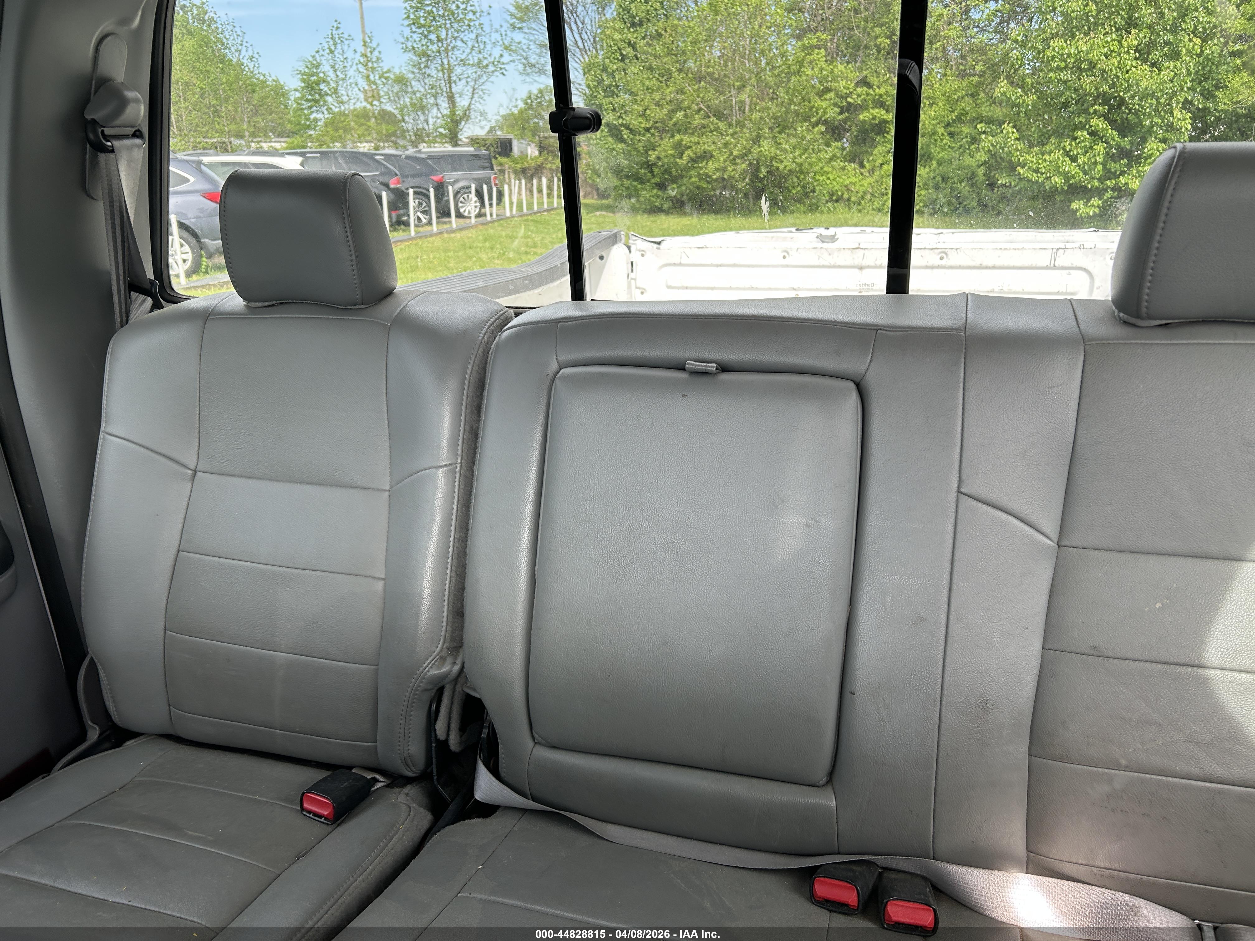 CHEVROLET SILVERADO image 8