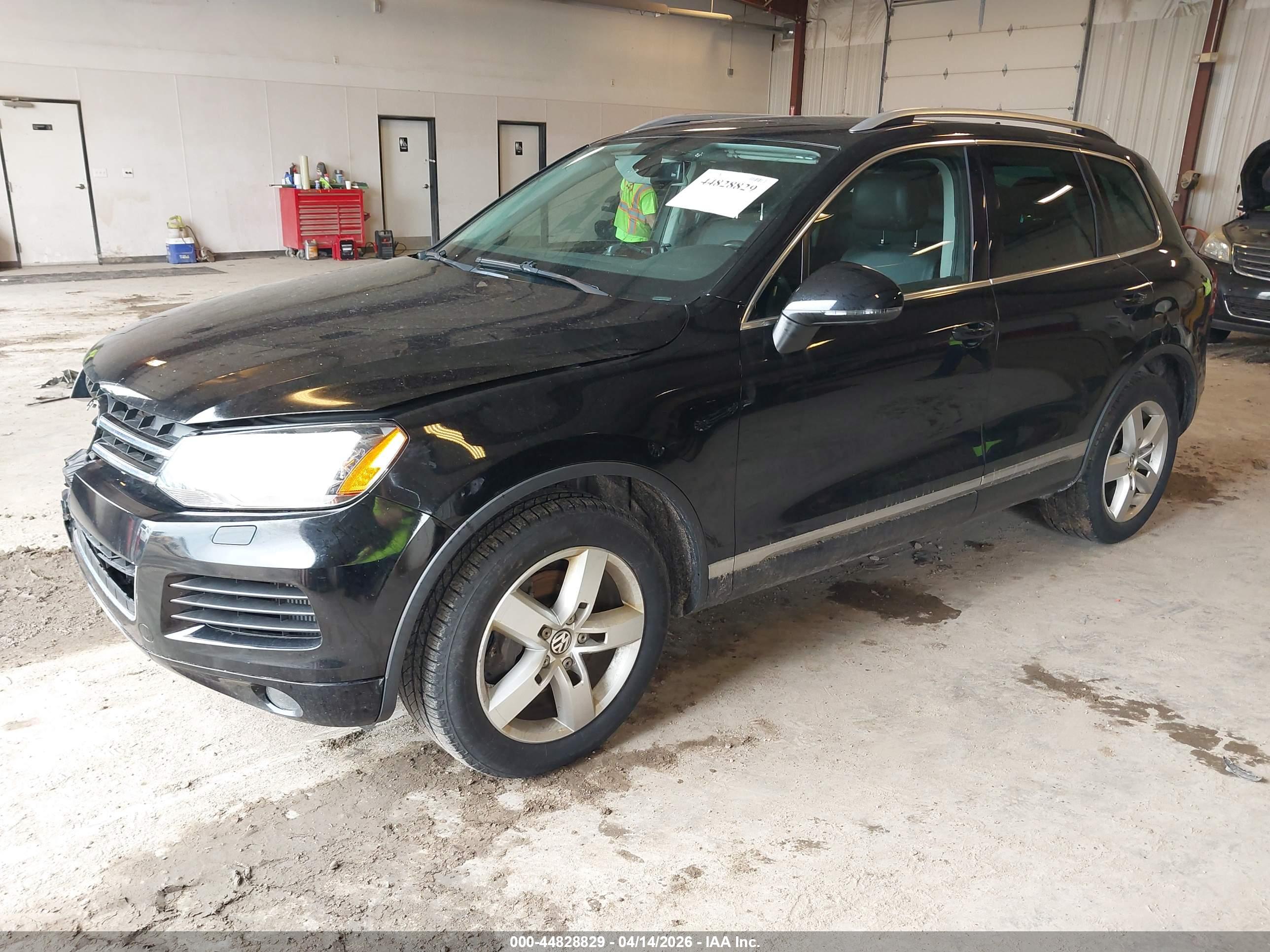 VOLKSWAGEN TOUAREG image 2