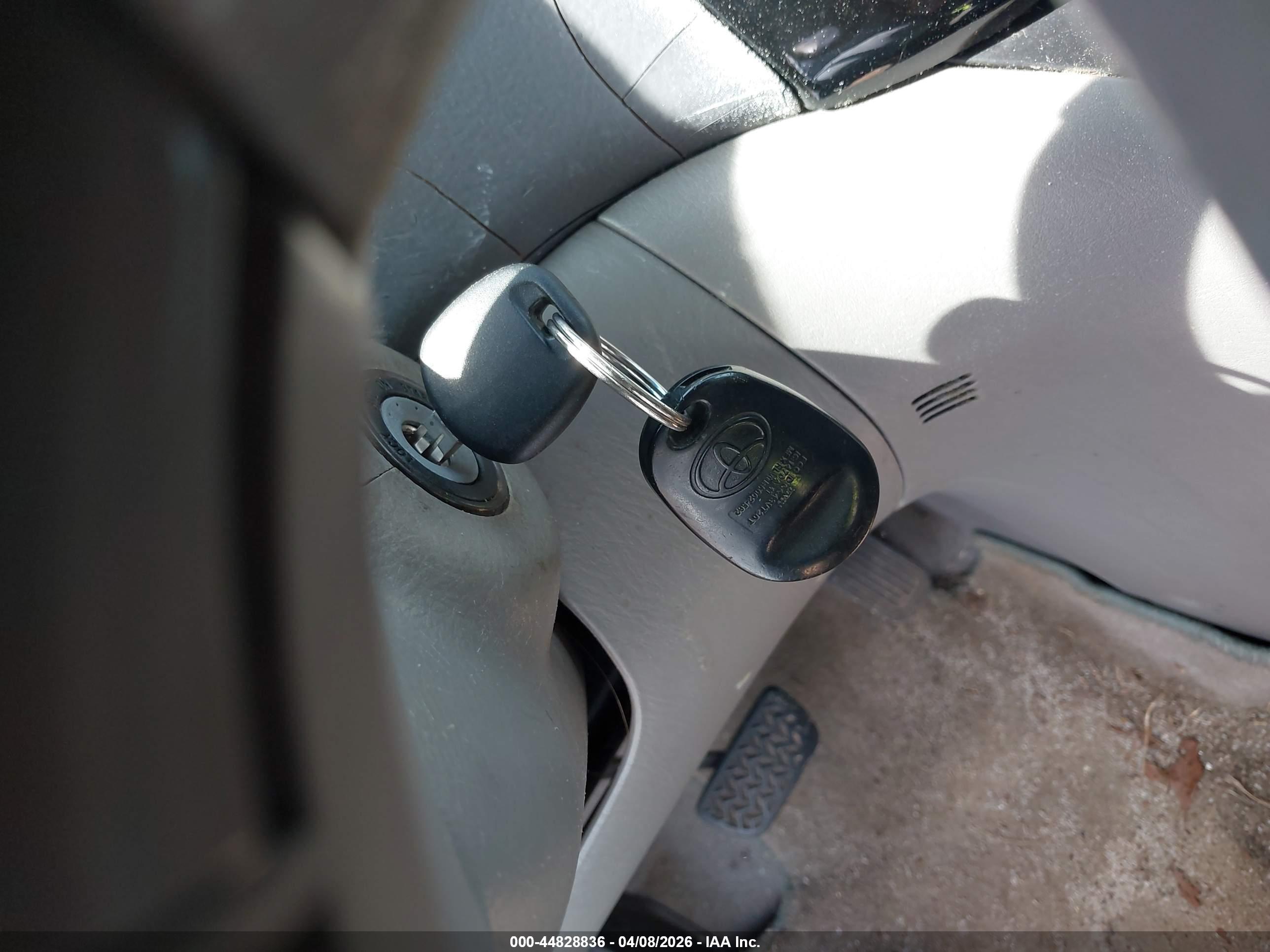 TOYOTA SIENNA image 11