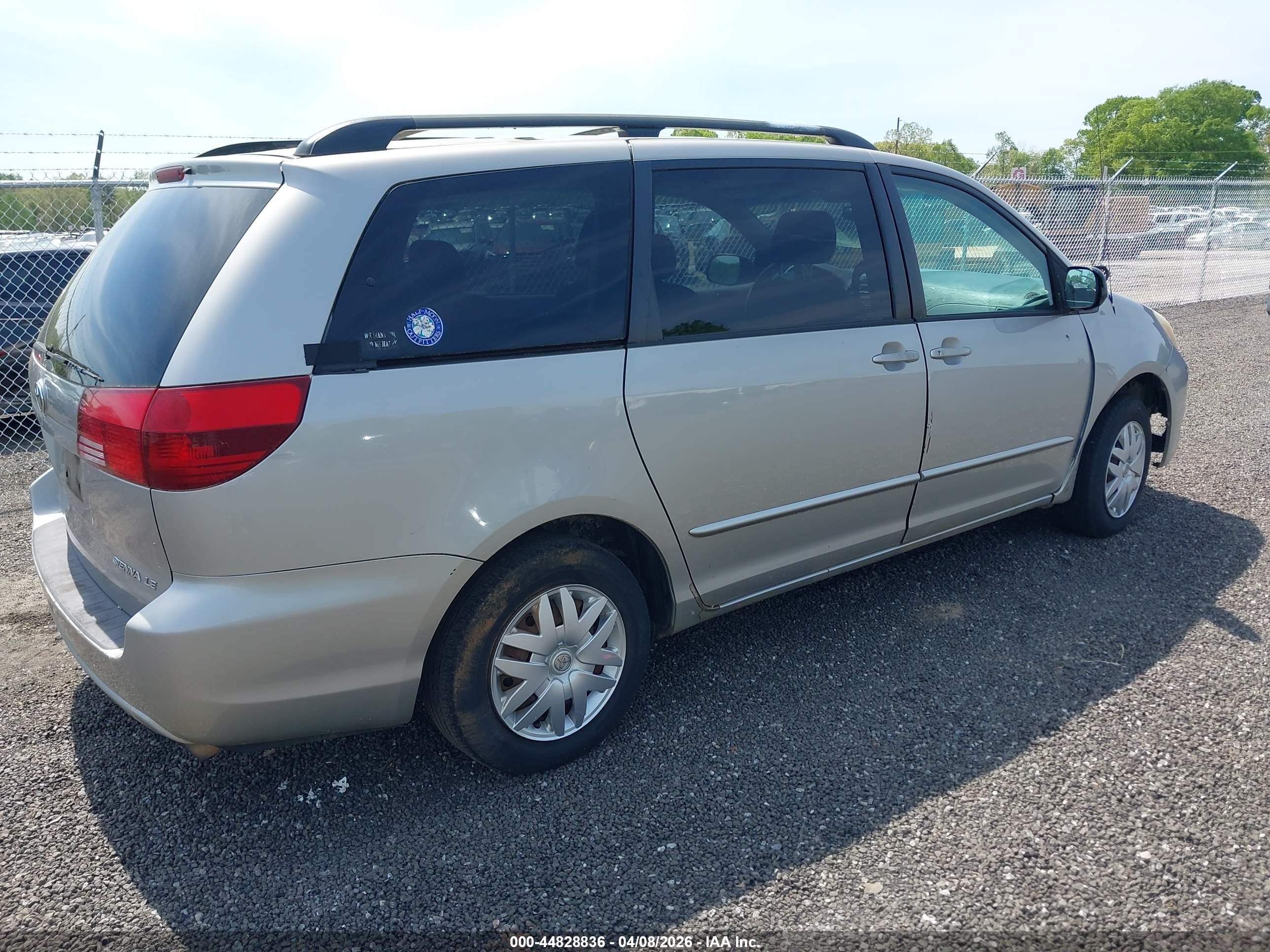 TOYOTA SIENNA image 4