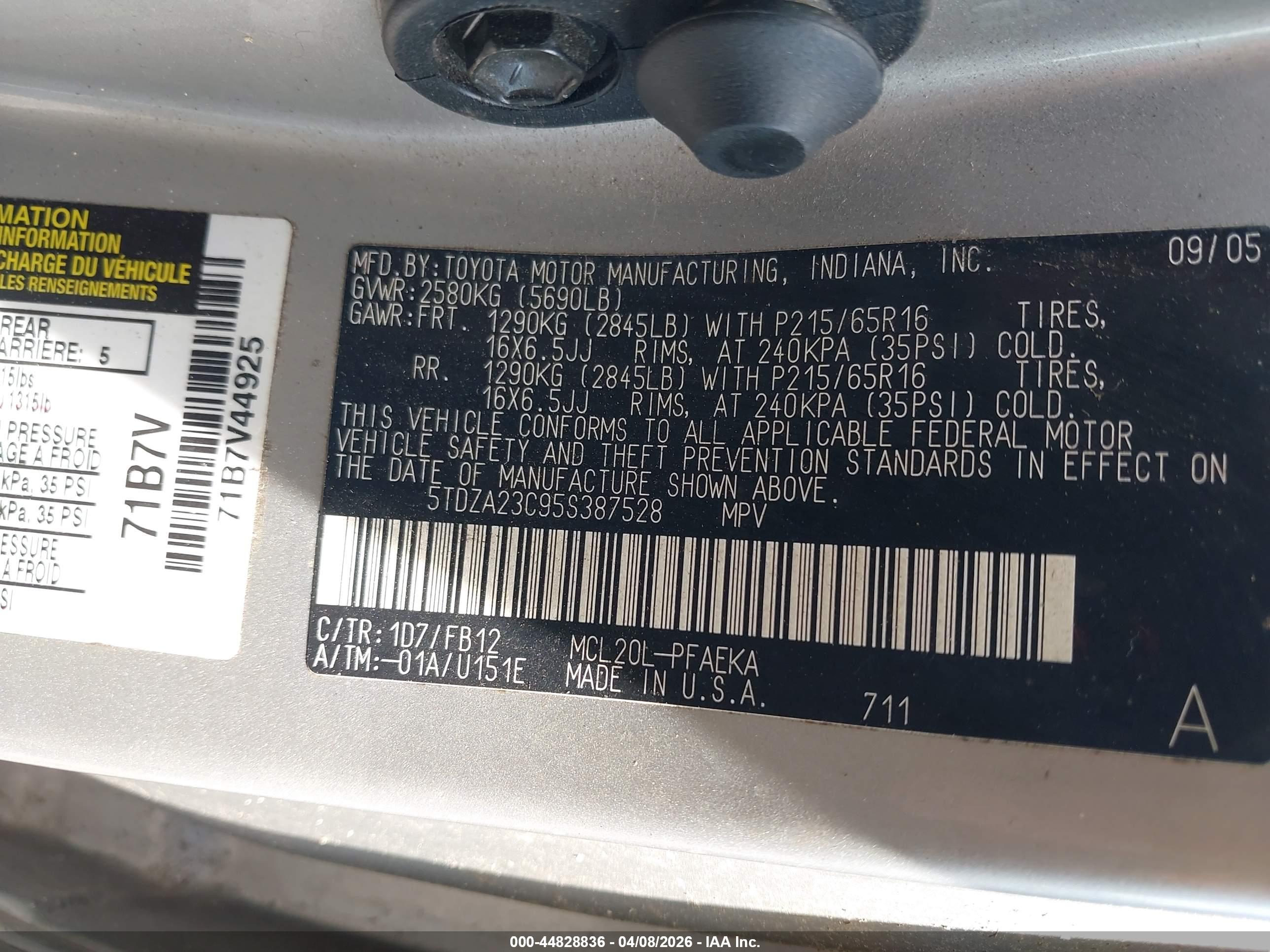 TOYOTA SIENNA image 9