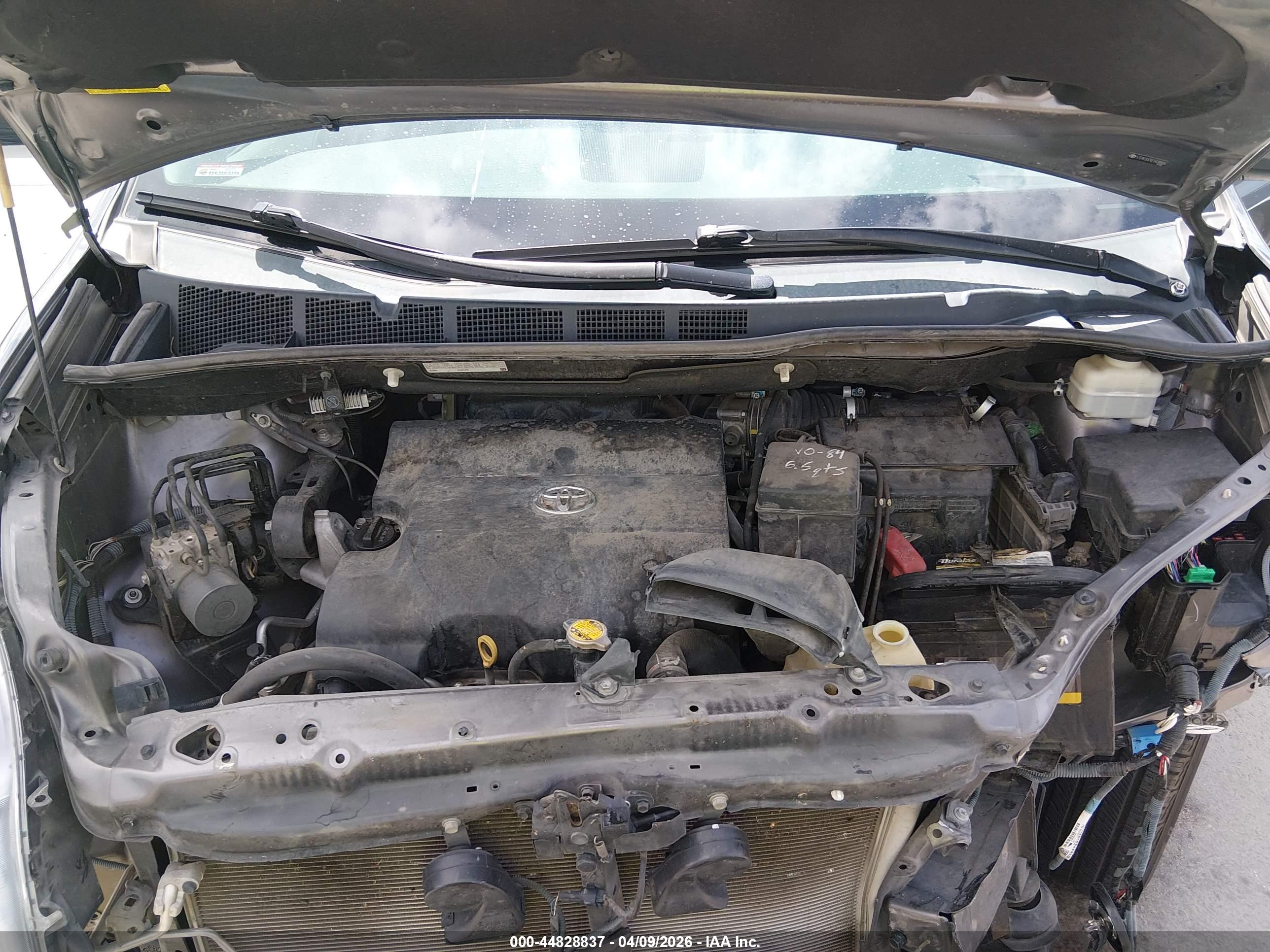 TOYOTA SIENNA image 10