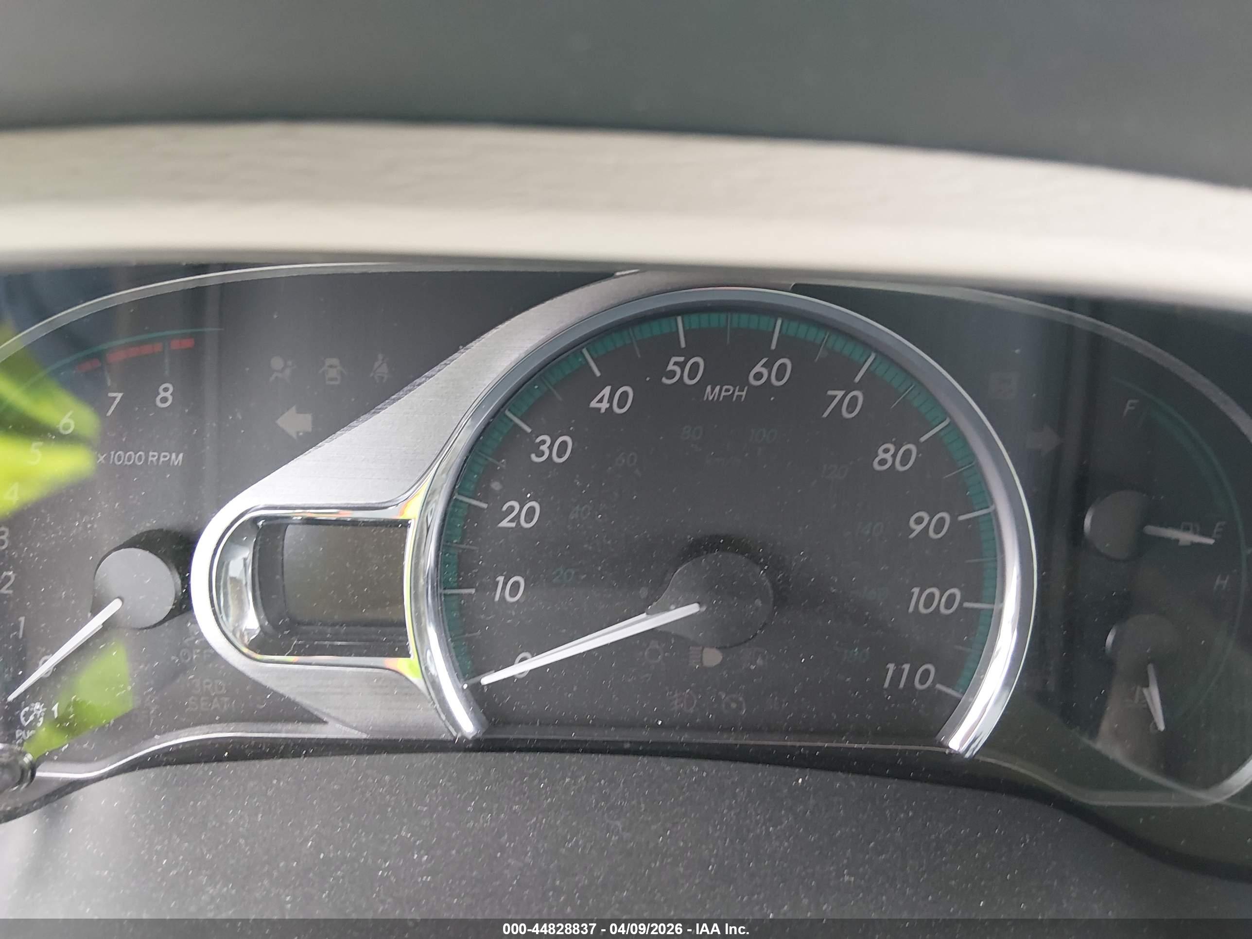 TOYOTA SIENNA image 7