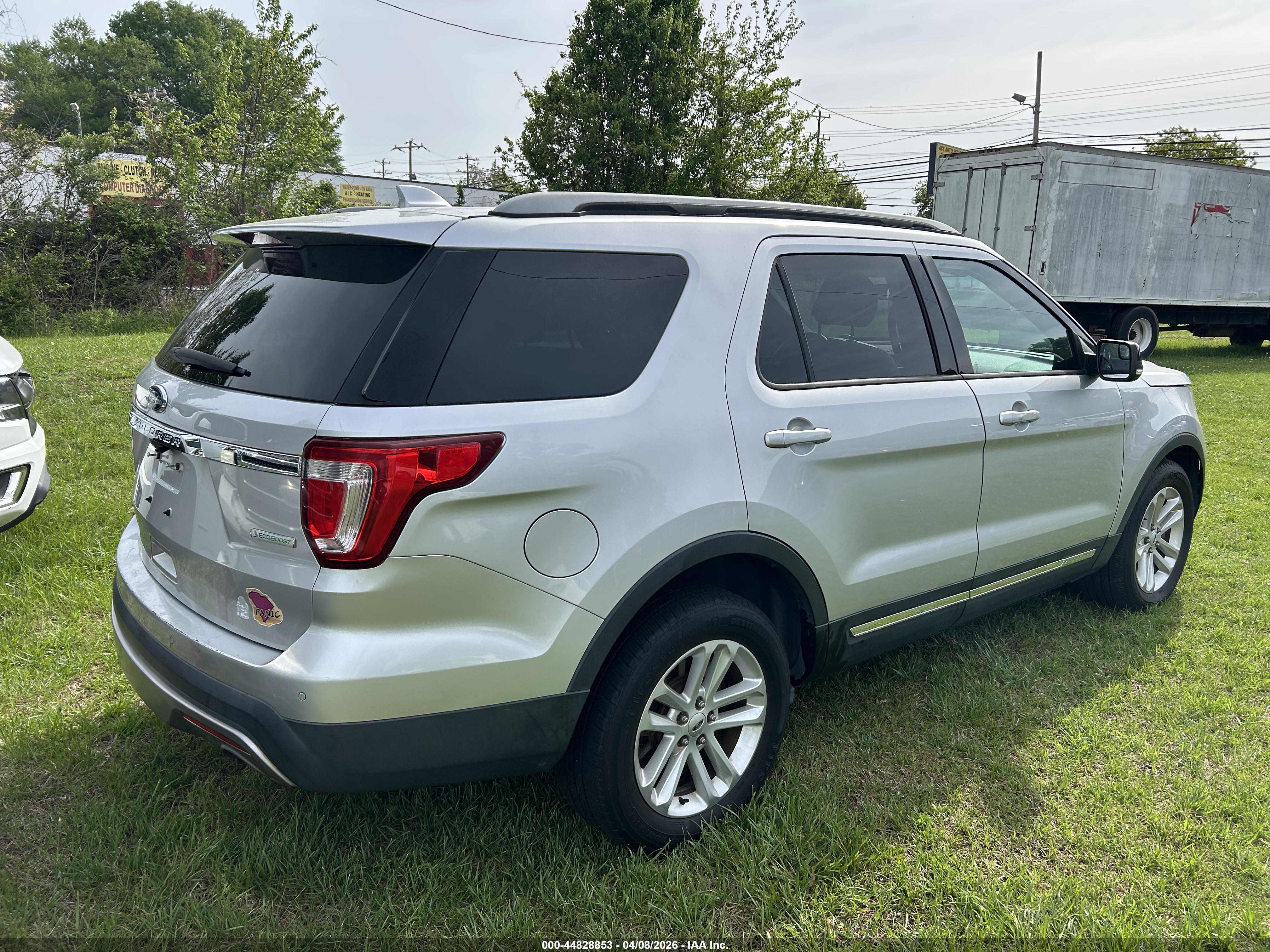 FORD EXPLORER image 11
