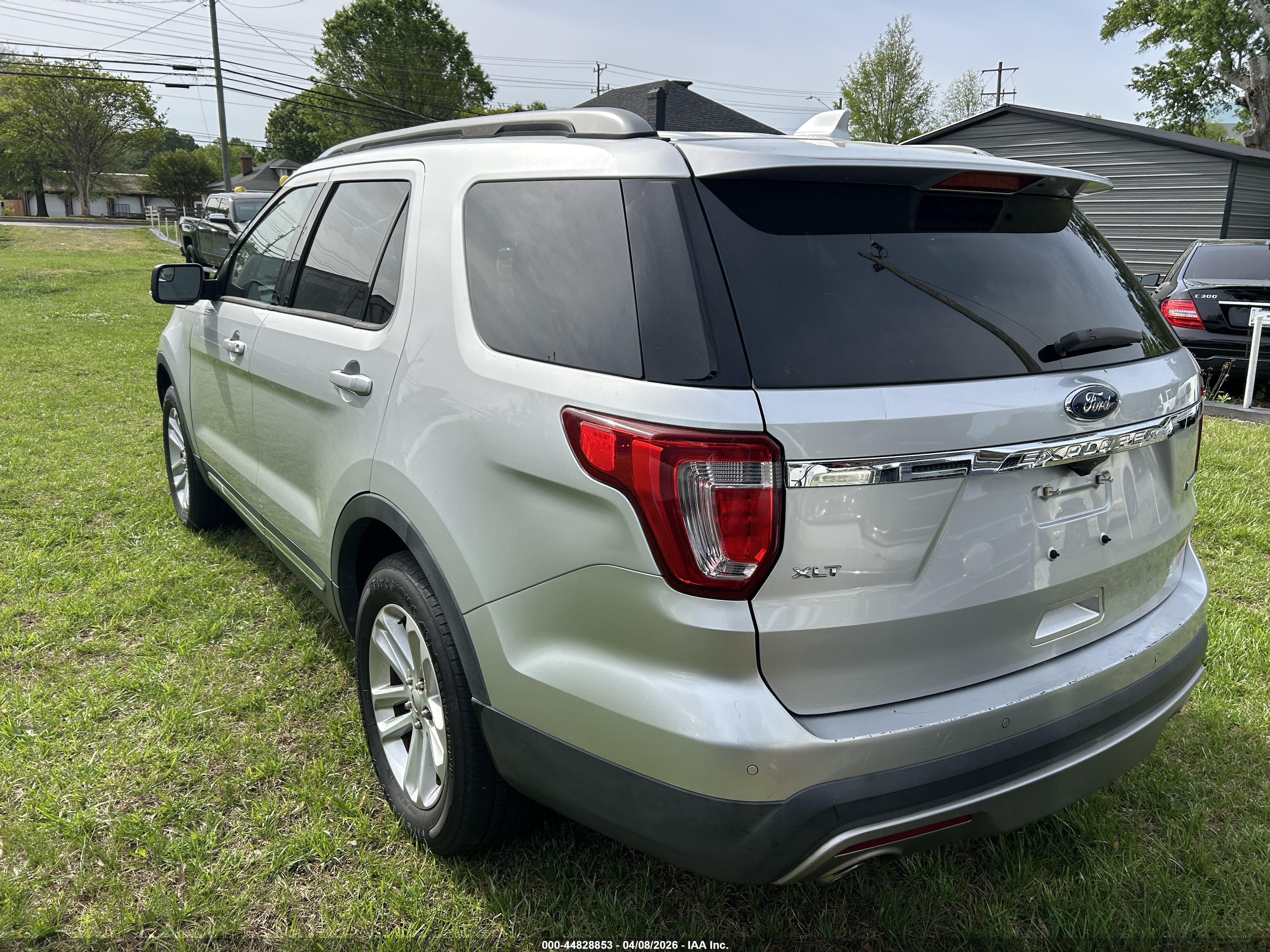 FORD EXPLORER image 3