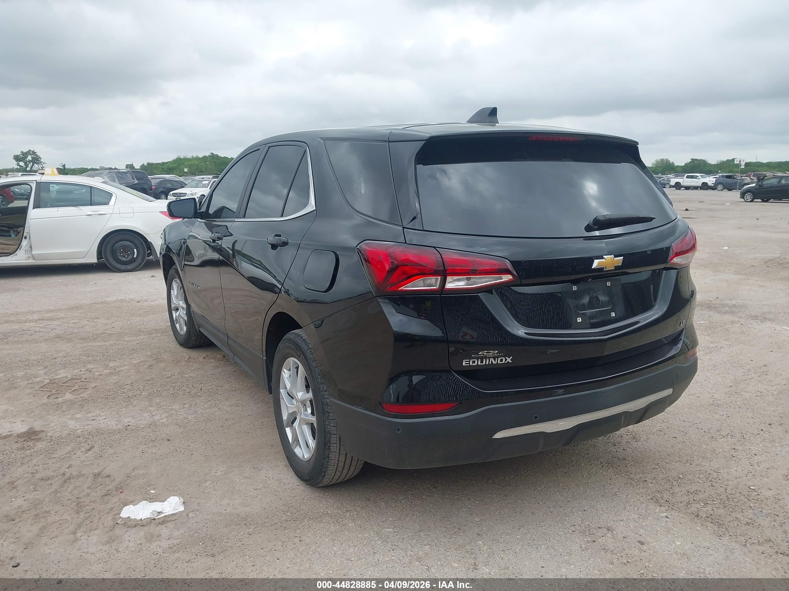 CHEVROLET EQUINOX image 3