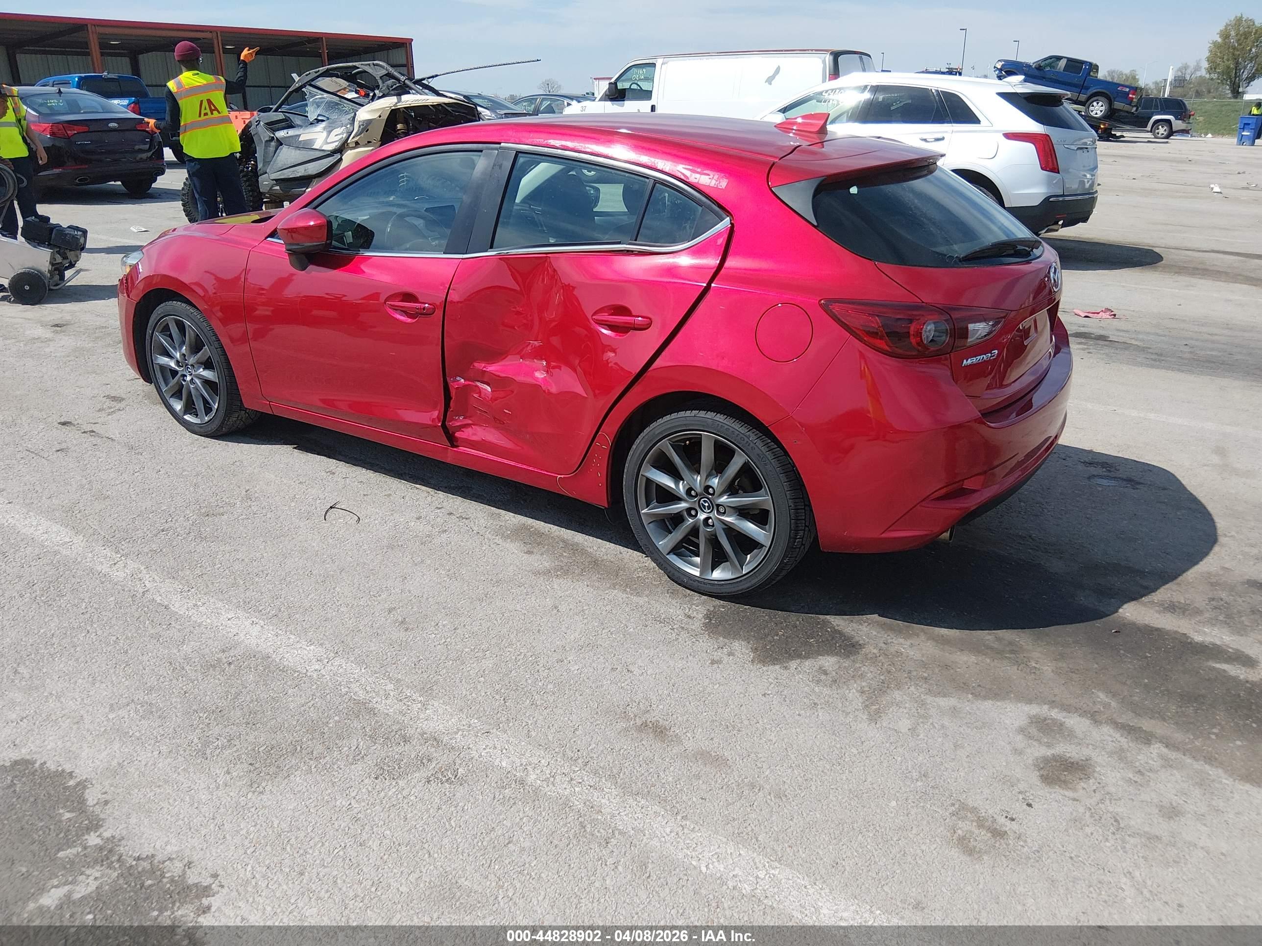 MAZDA MAZDA3 image 3