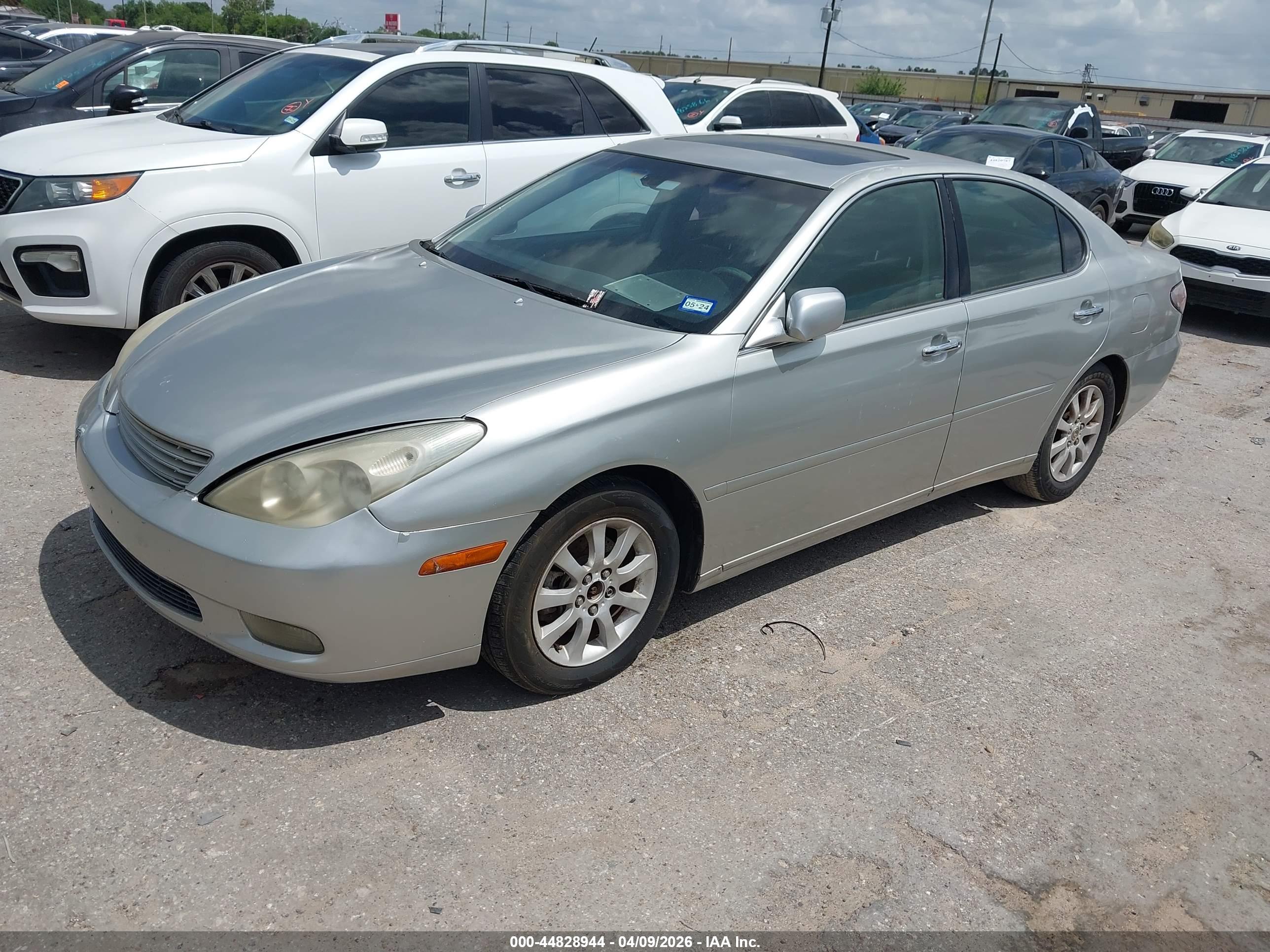 LEXUS ES image 2