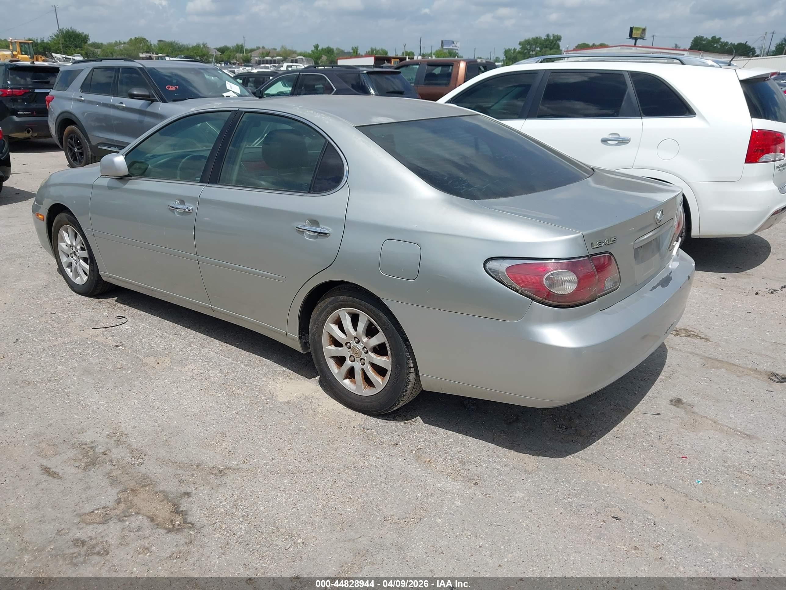 LEXUS ES image 3