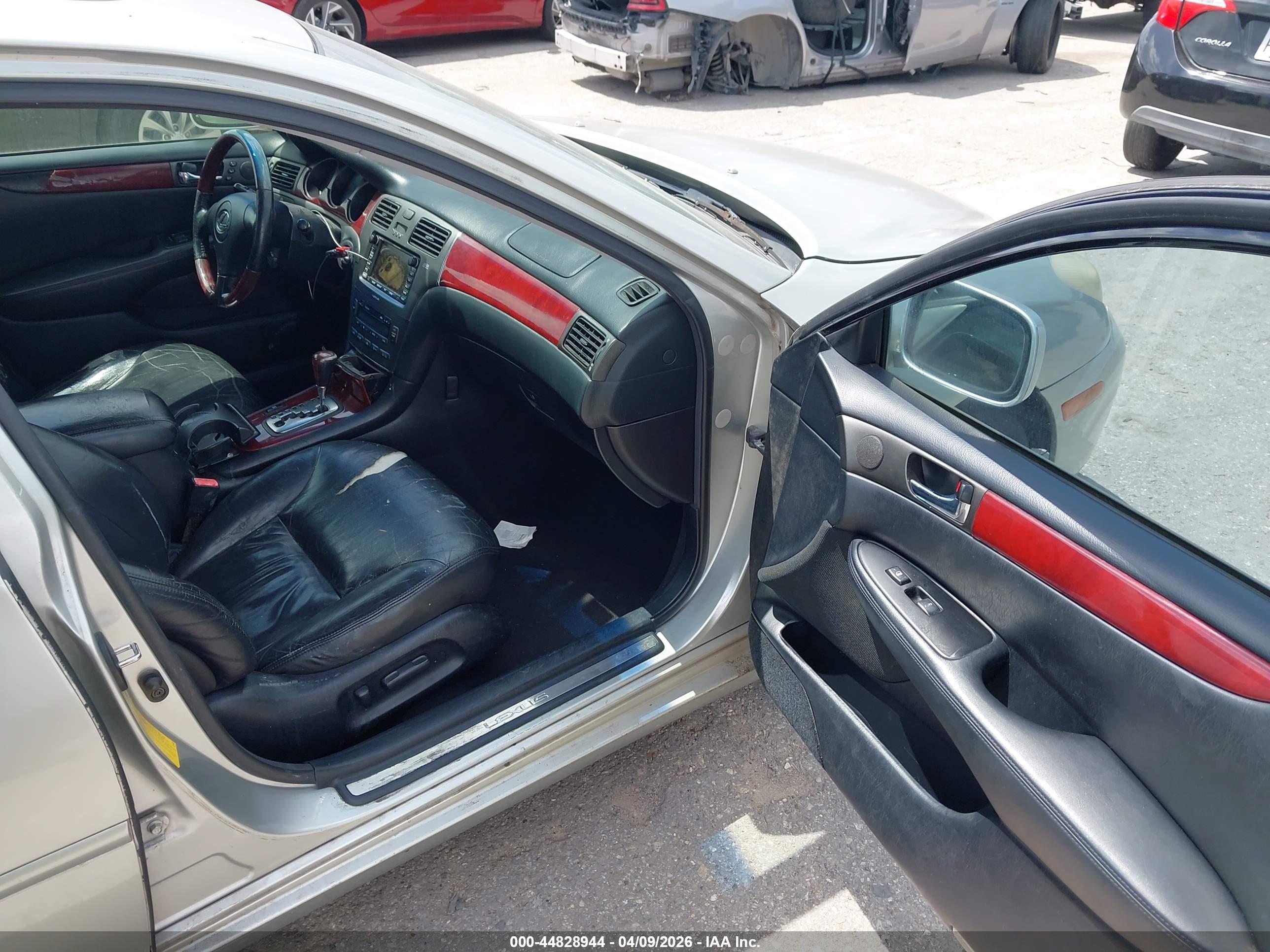 LEXUS ES image 5