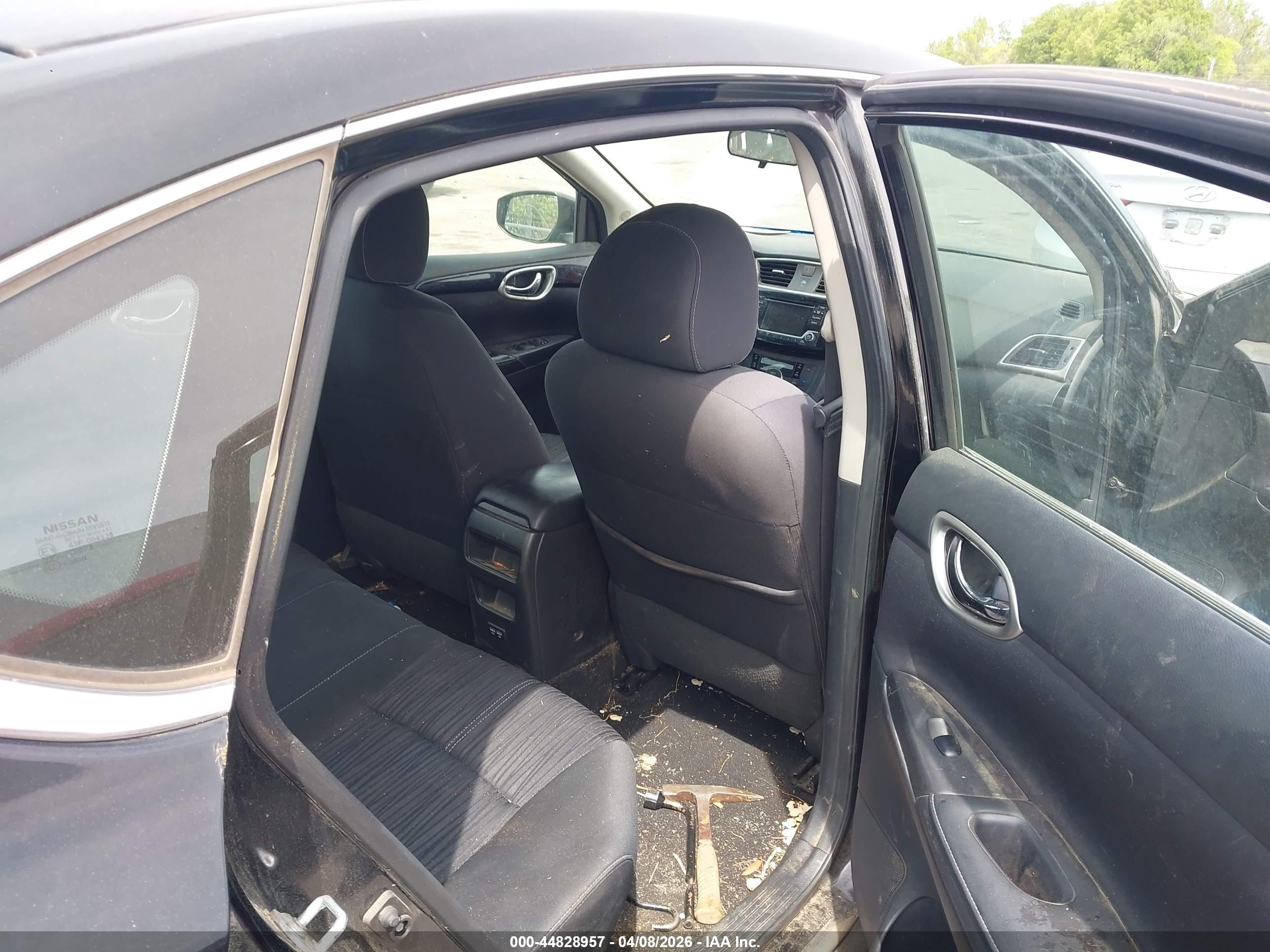 NISSAN SENTRA image 8