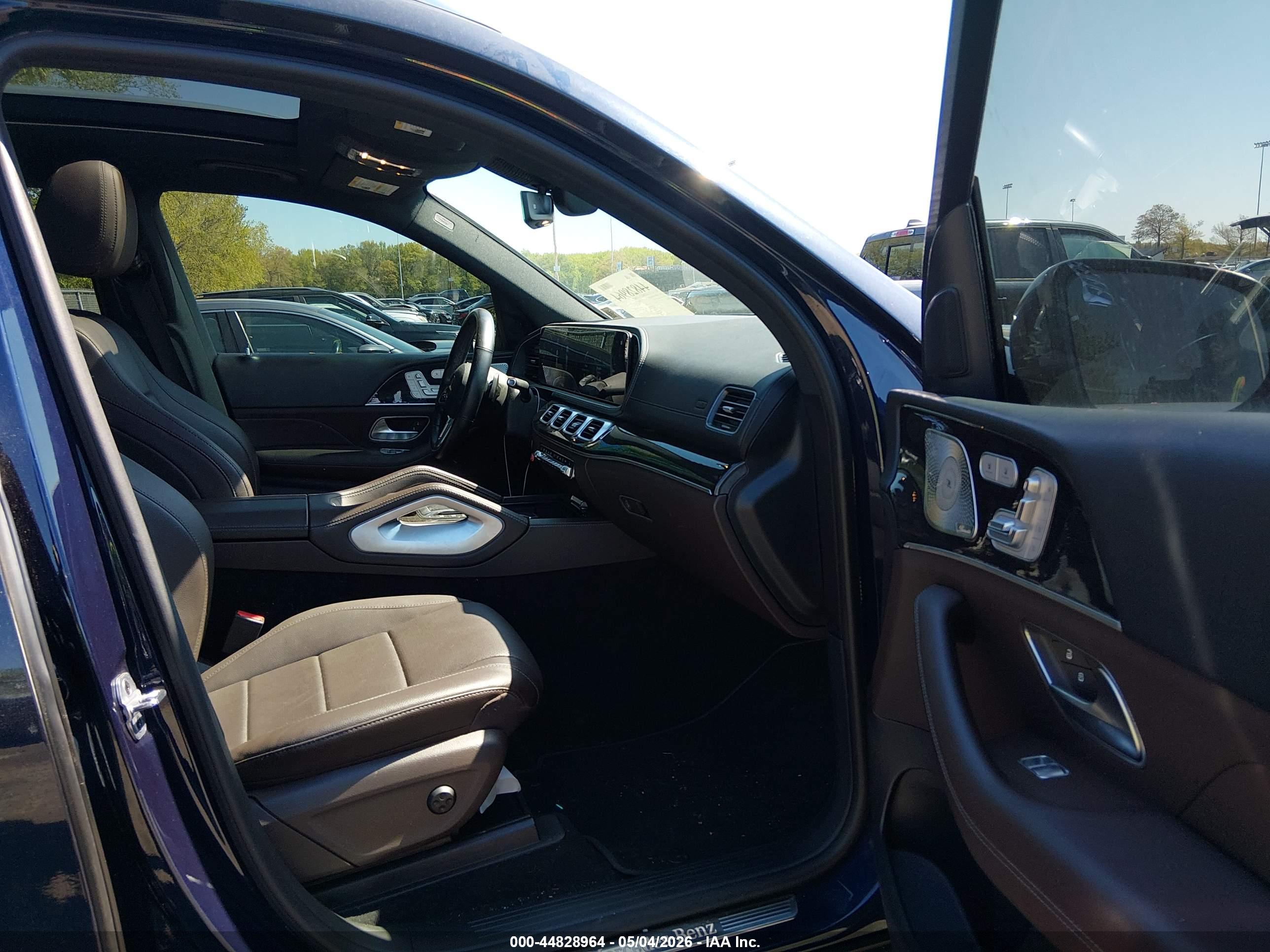MERCEDES-BENZ GLS image 5