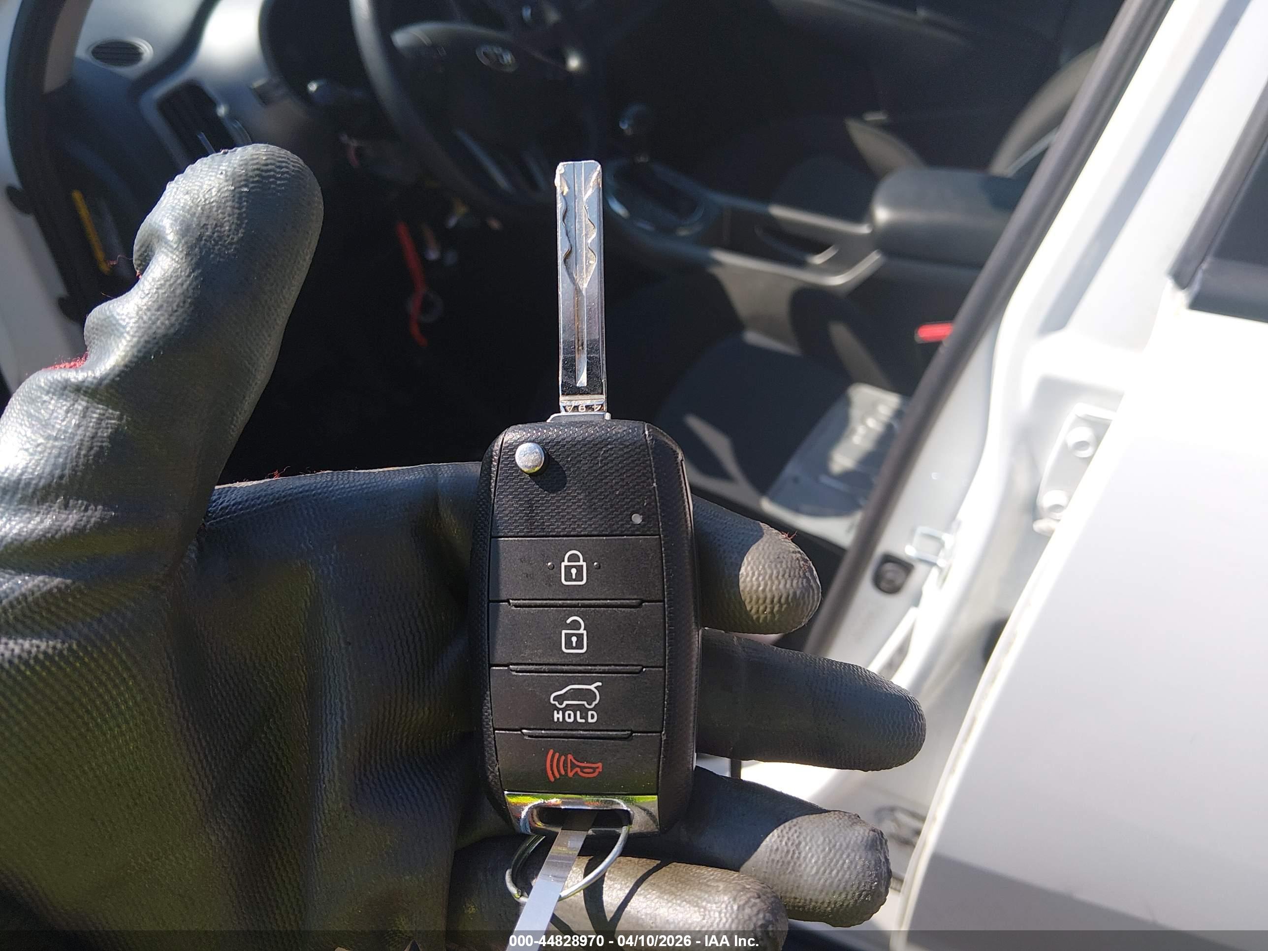 KIA SPORTAGE image 11