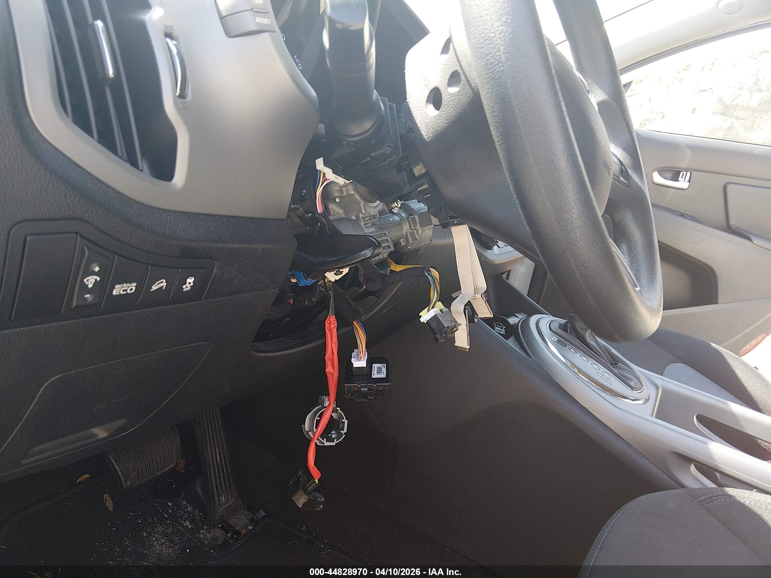 KIA SPORTAGE image 6