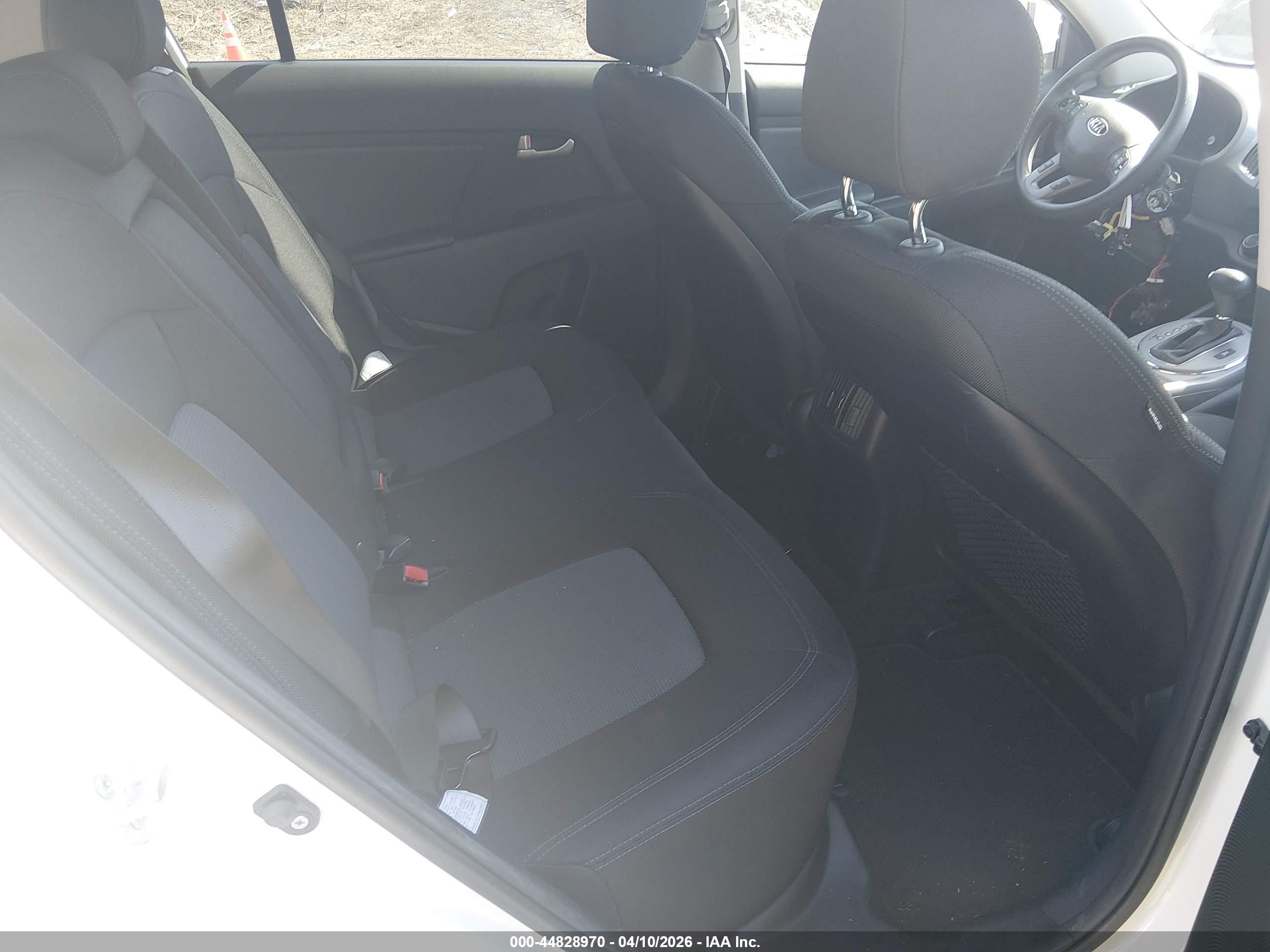KIA SPORTAGE image 8