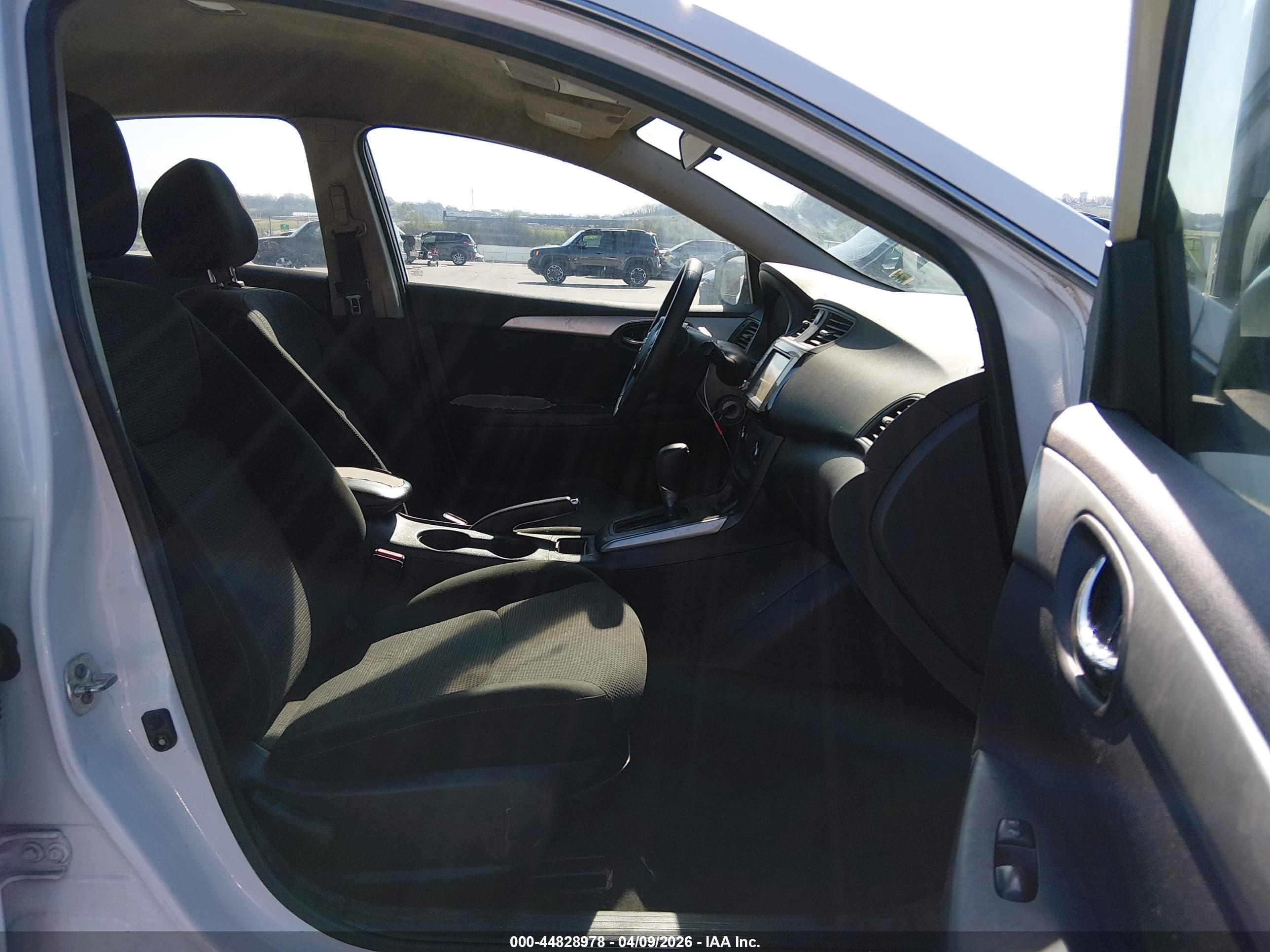 NISSAN SENTRA image 5