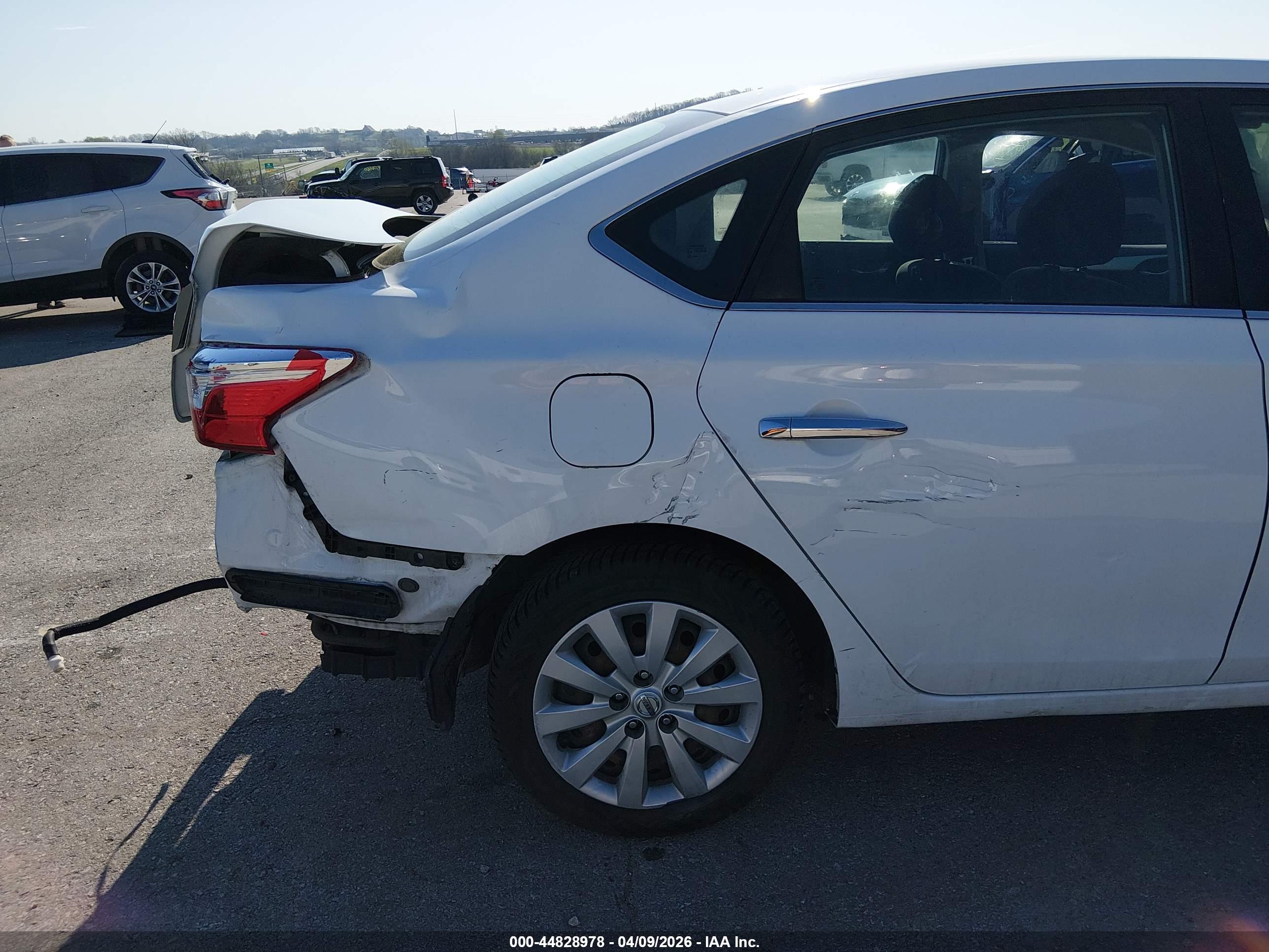 NISSAN SENTRA image 6