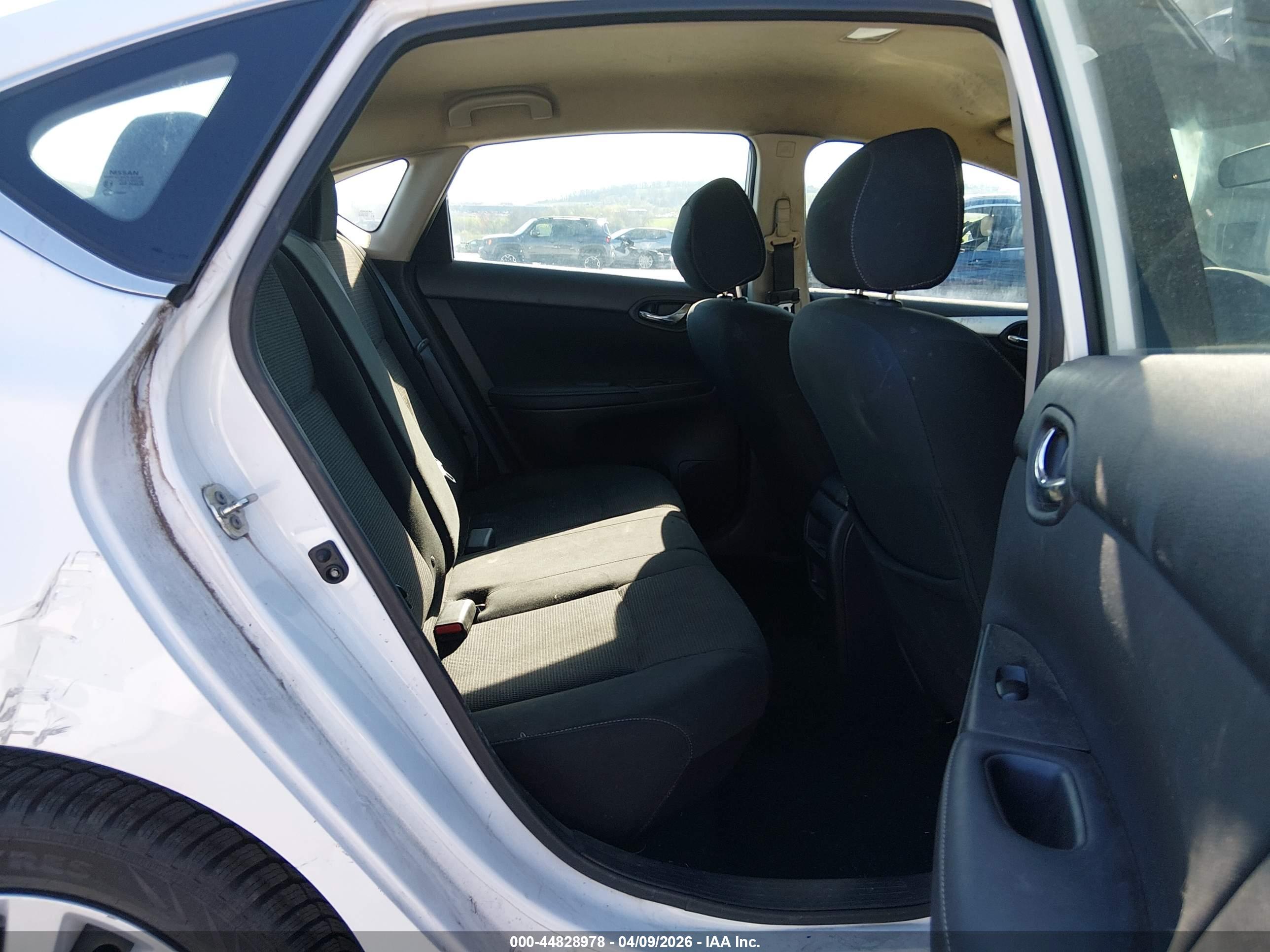 NISSAN SENTRA image 8