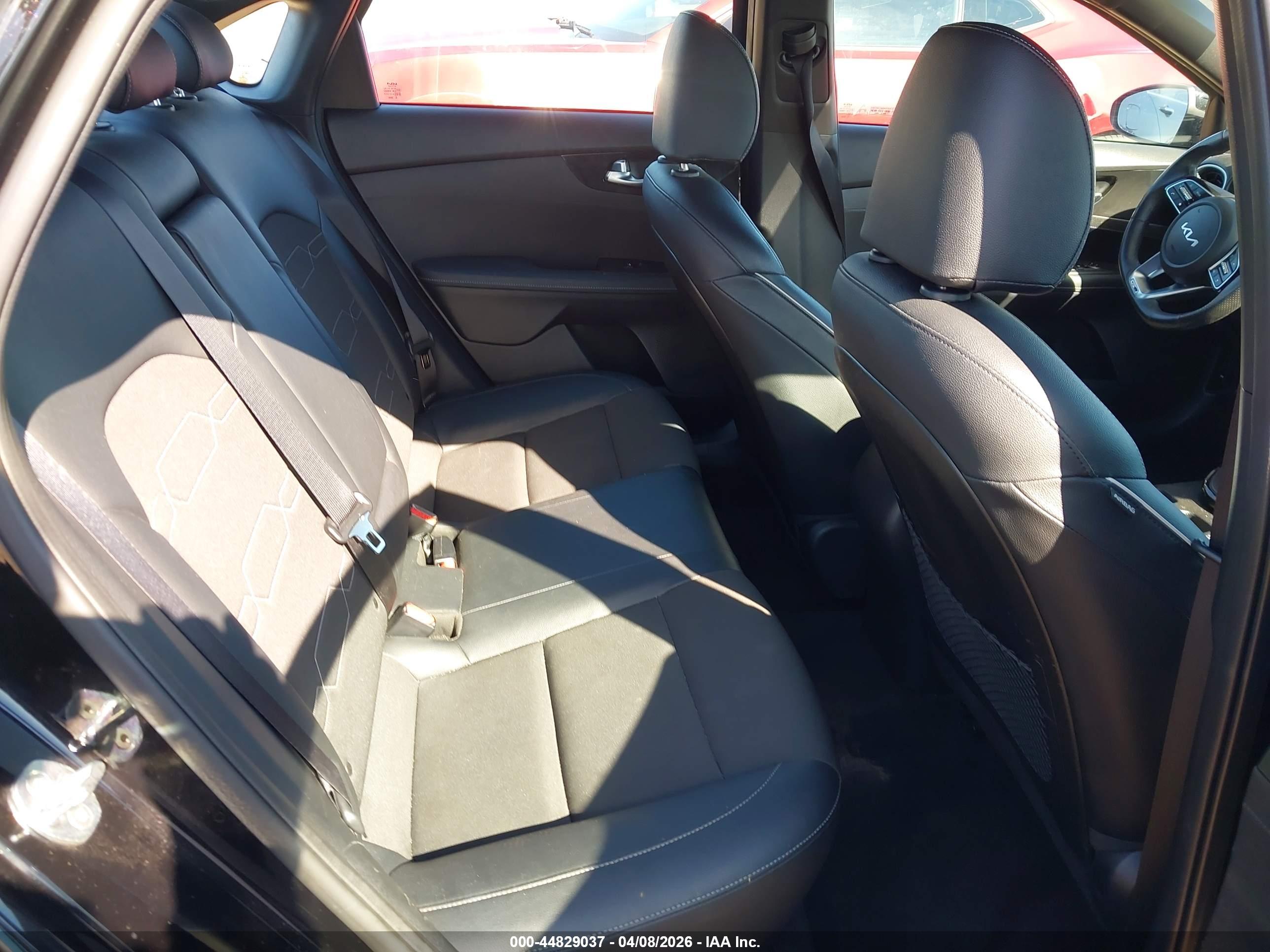 KIA FORTE image 8