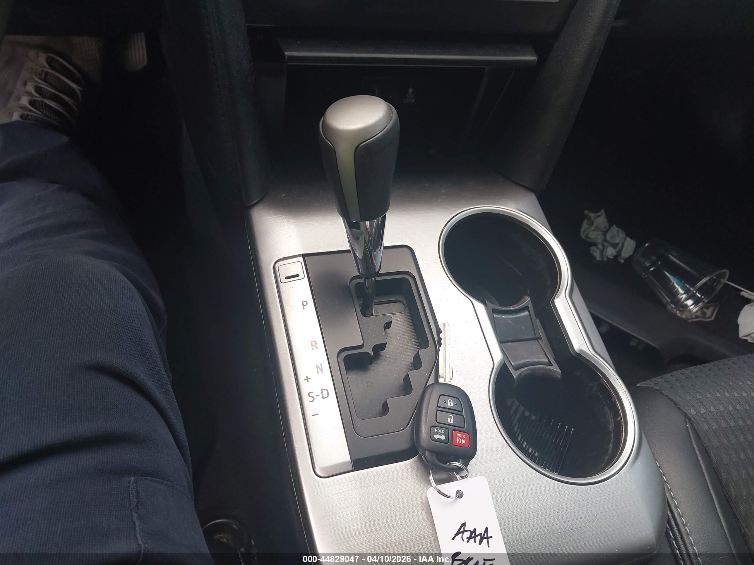 TOYOTA CAMRY image 11