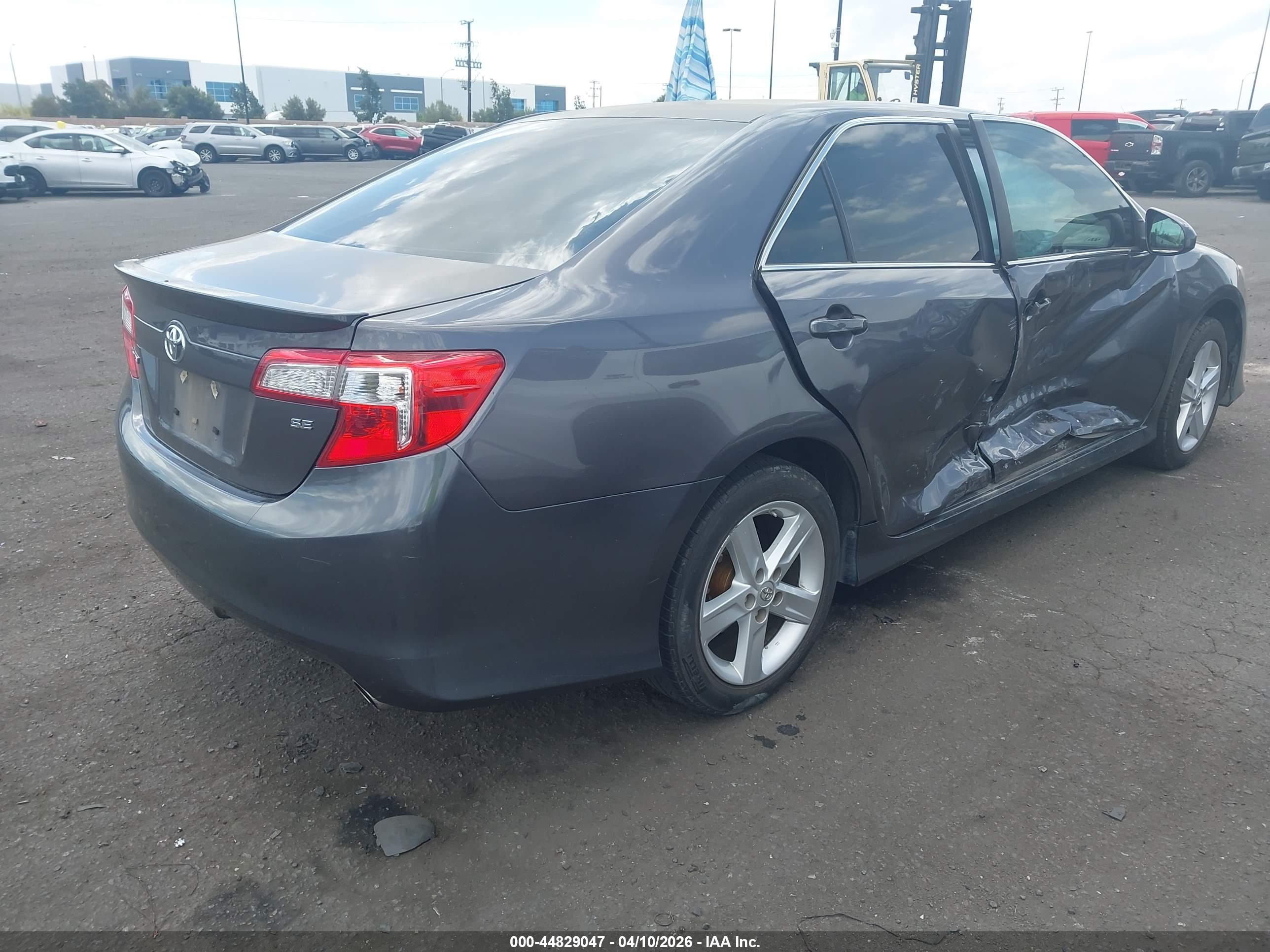 TOYOTA CAMRY image 4