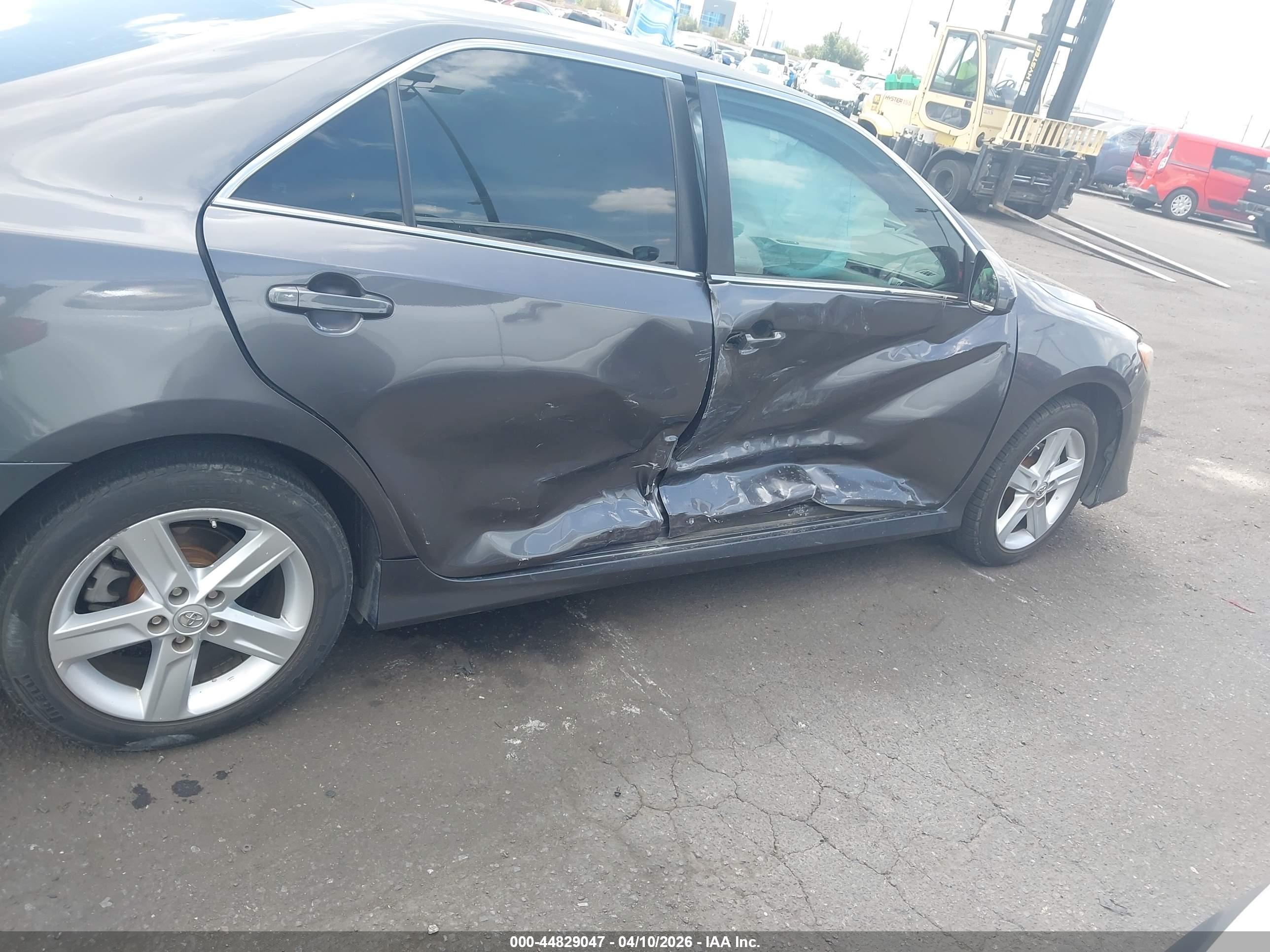 TOYOTA CAMRY image 6