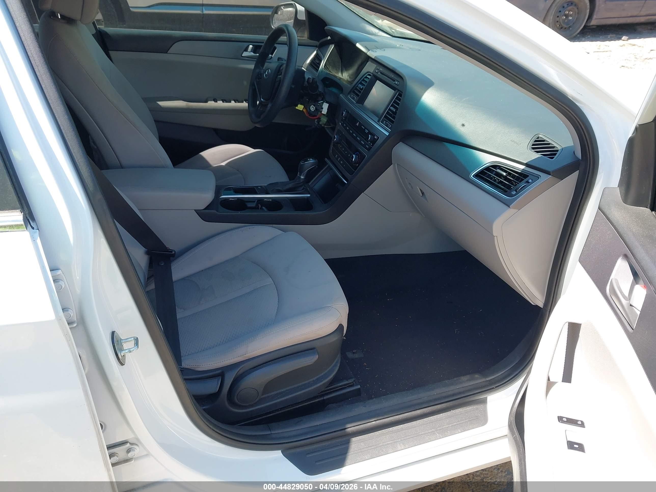 HYUNDAI SONATA image 5