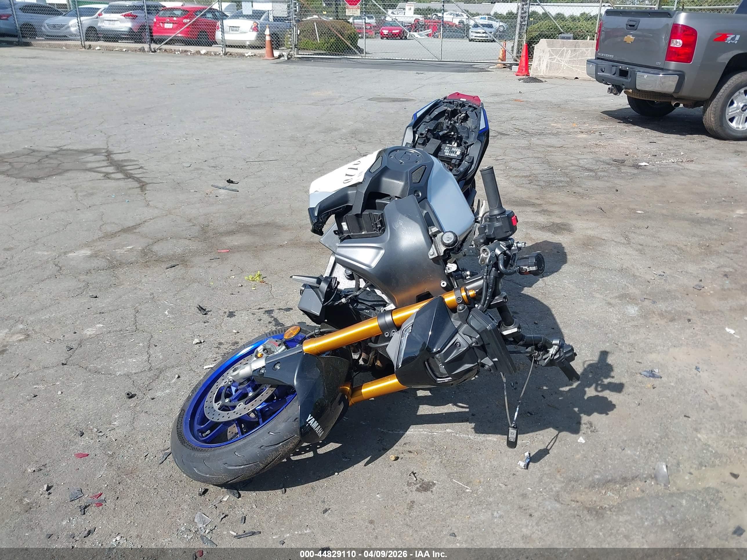 YAMAHA MT09 image 5