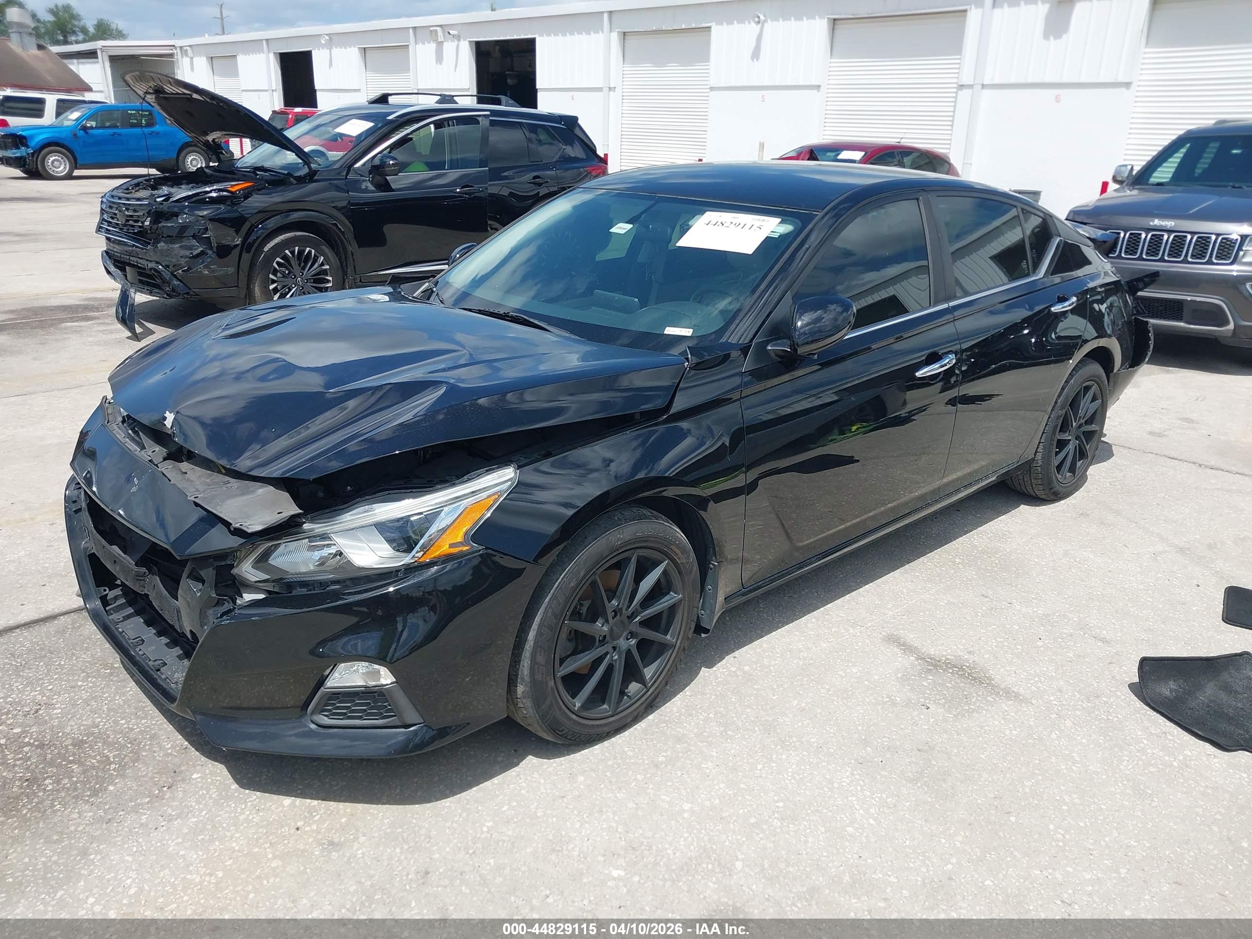 NISSAN ALTIMA image 2
