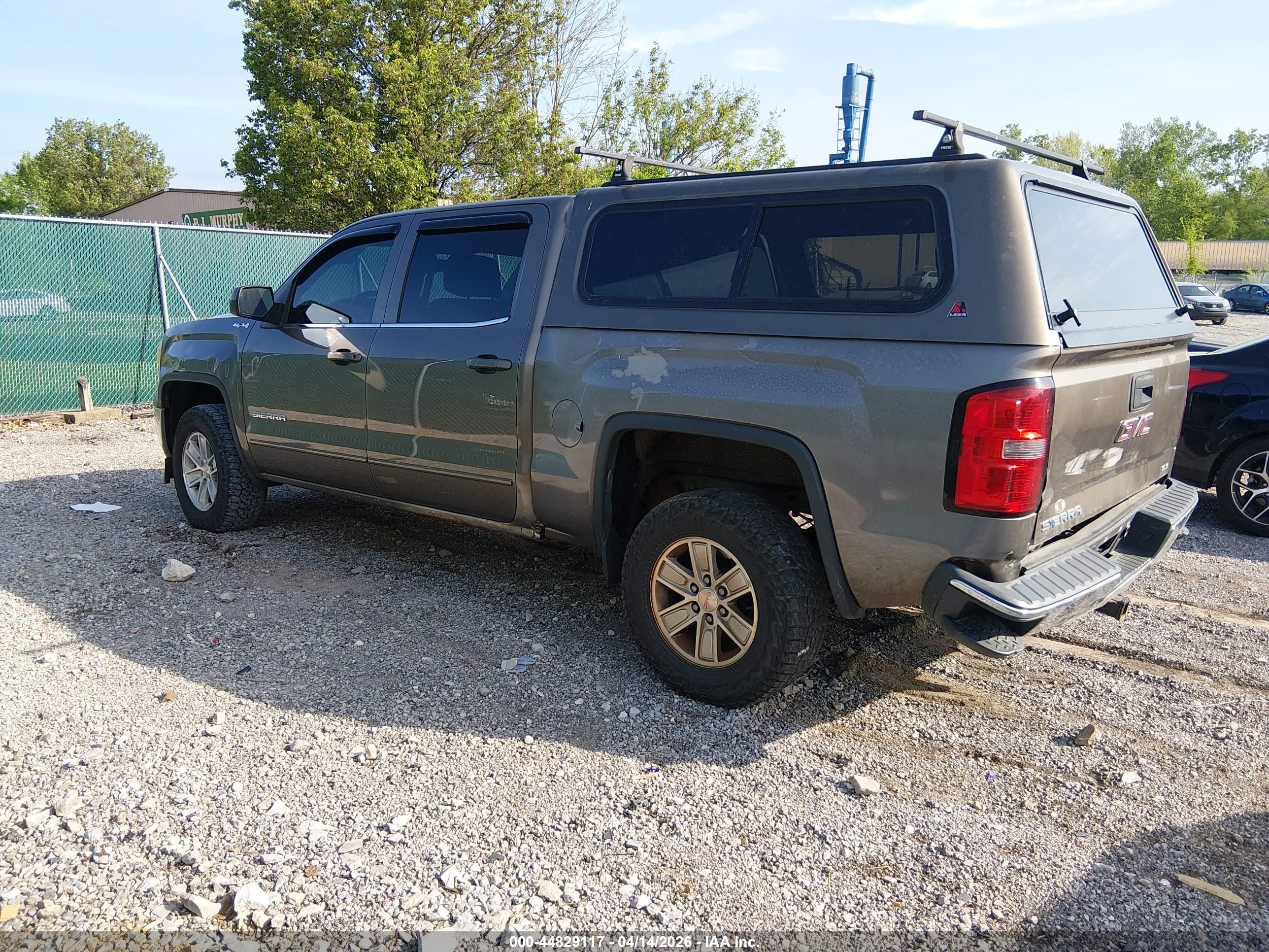 GMC SIERRA image 3