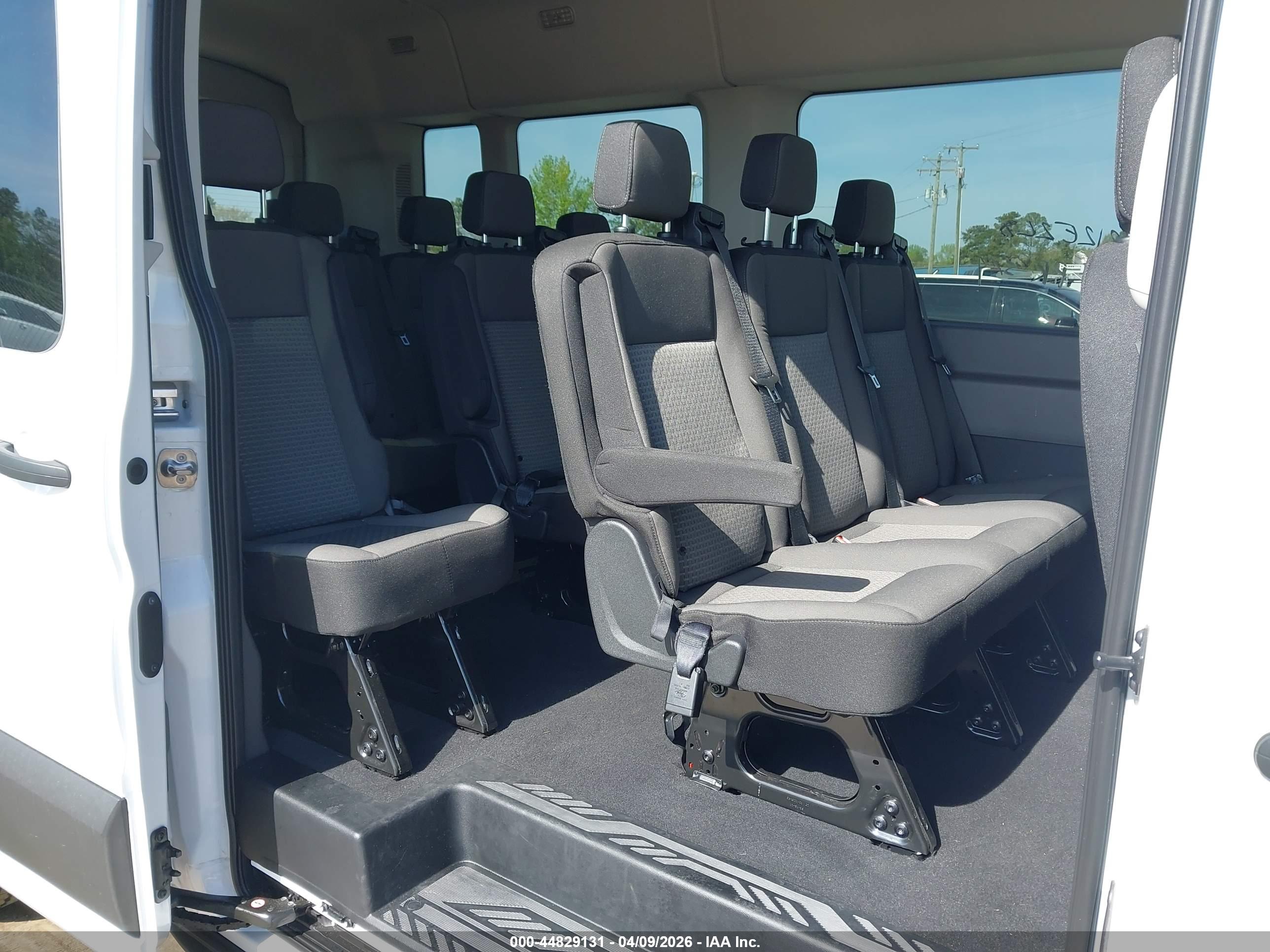 FORD TRANSIT-350 image 8
