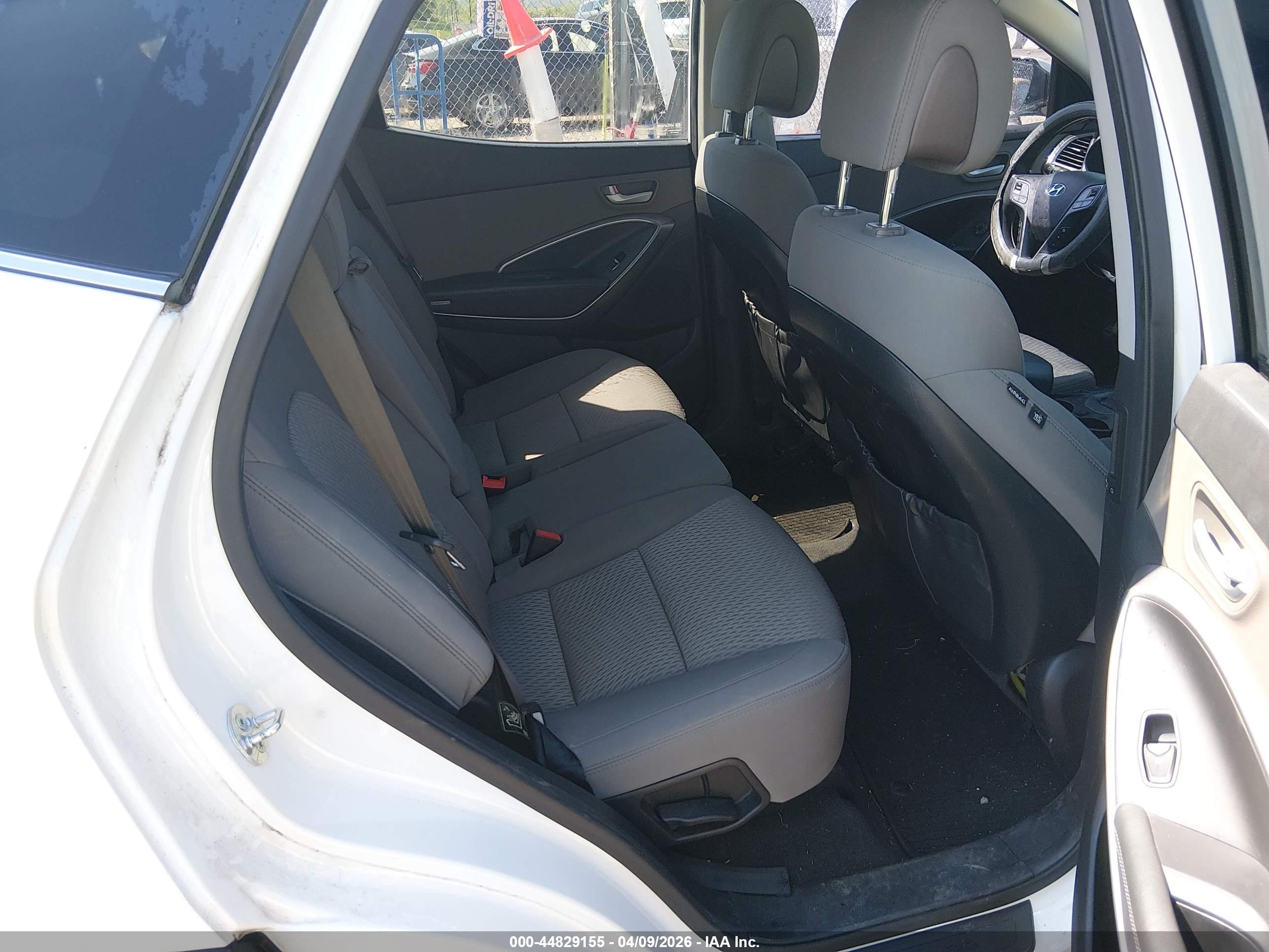 HYUNDAI SANTA image 8