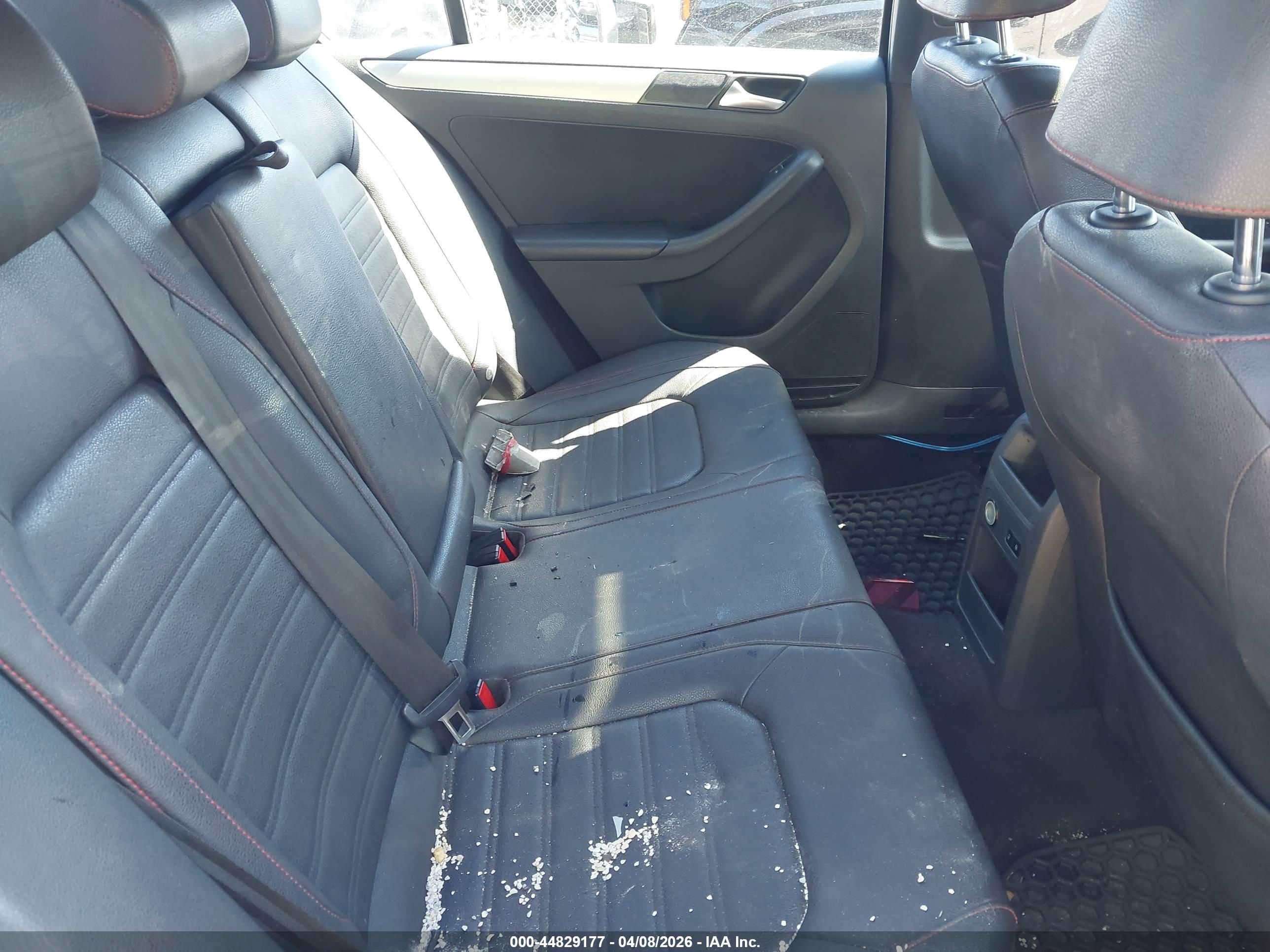 VOLKSWAGEN JETTA image 8