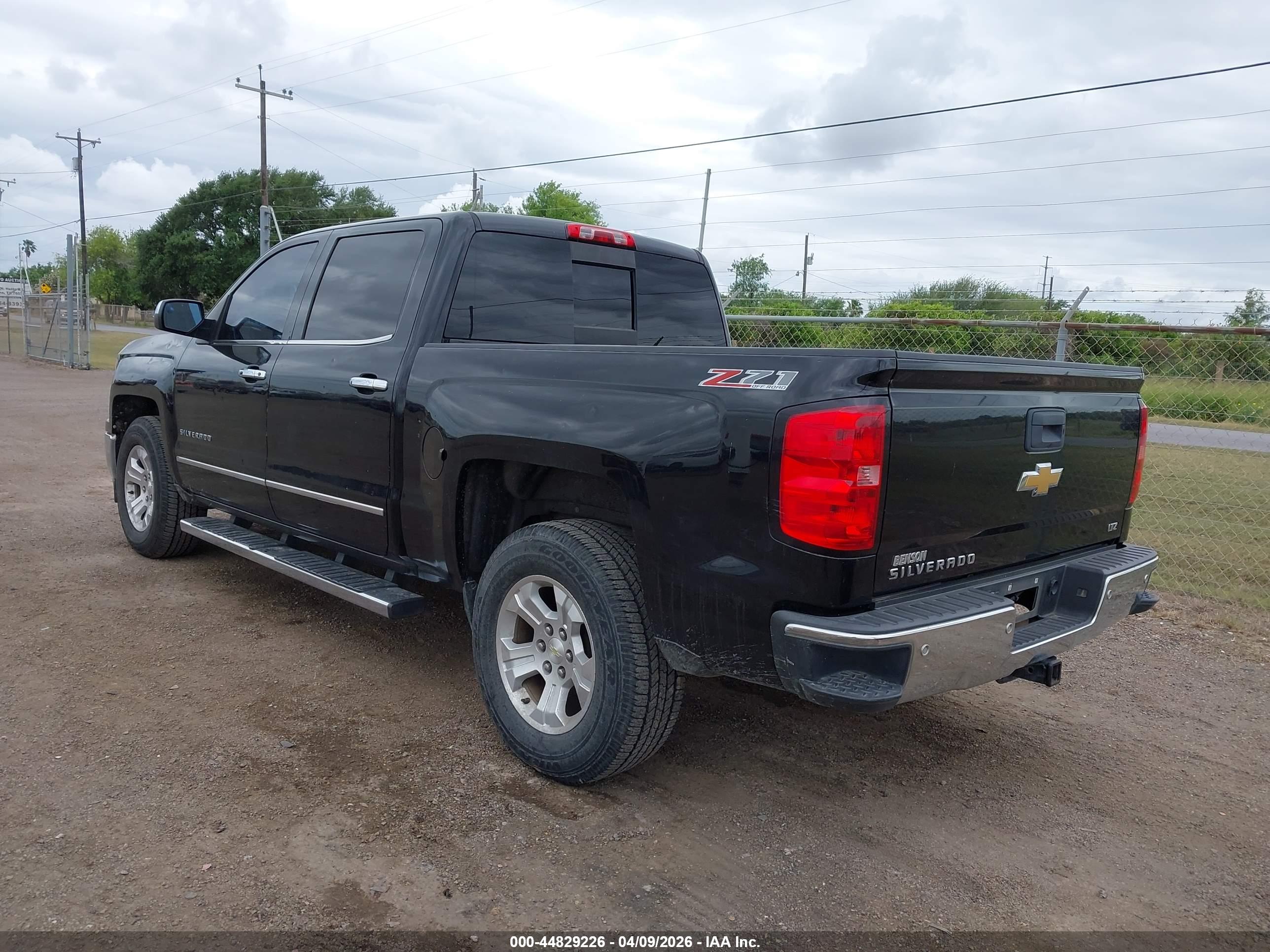 CHEVROLET SILVERADO image 3