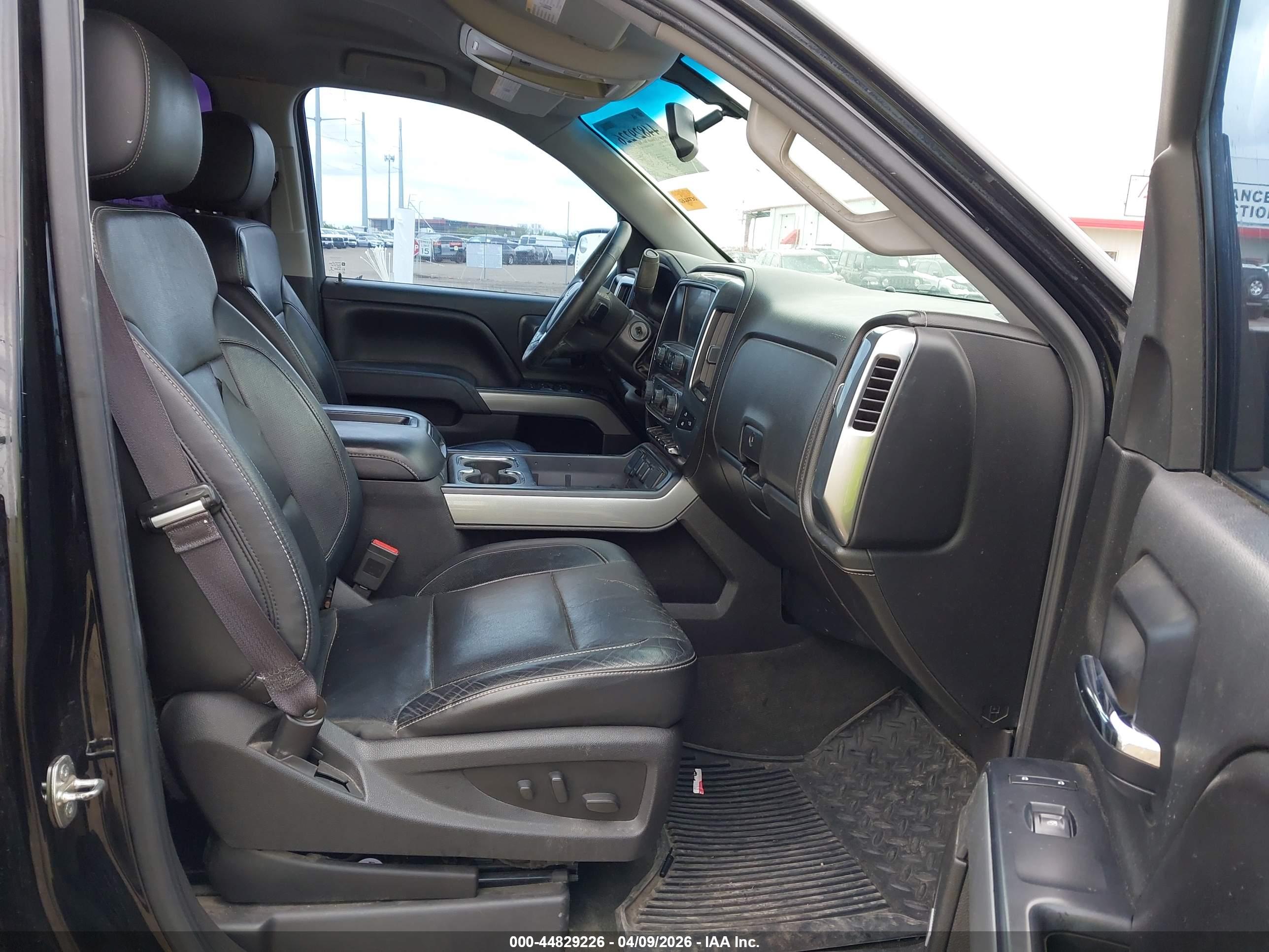 CHEVROLET SILVERADO image 5